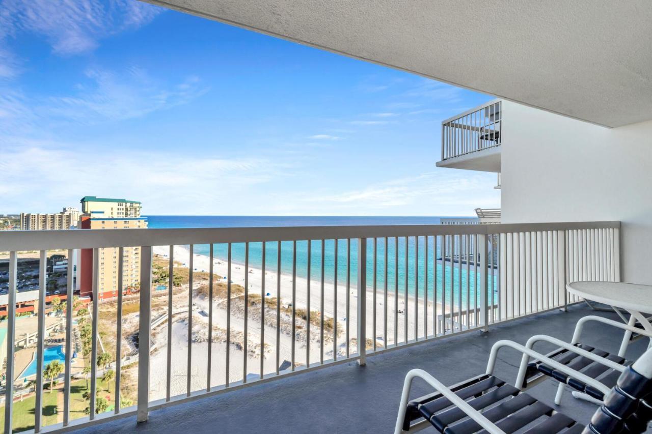 Beach Front Condo! Private Balcony! Heart Of Destin! 1915 Pelican Beach! Holiday home Destin