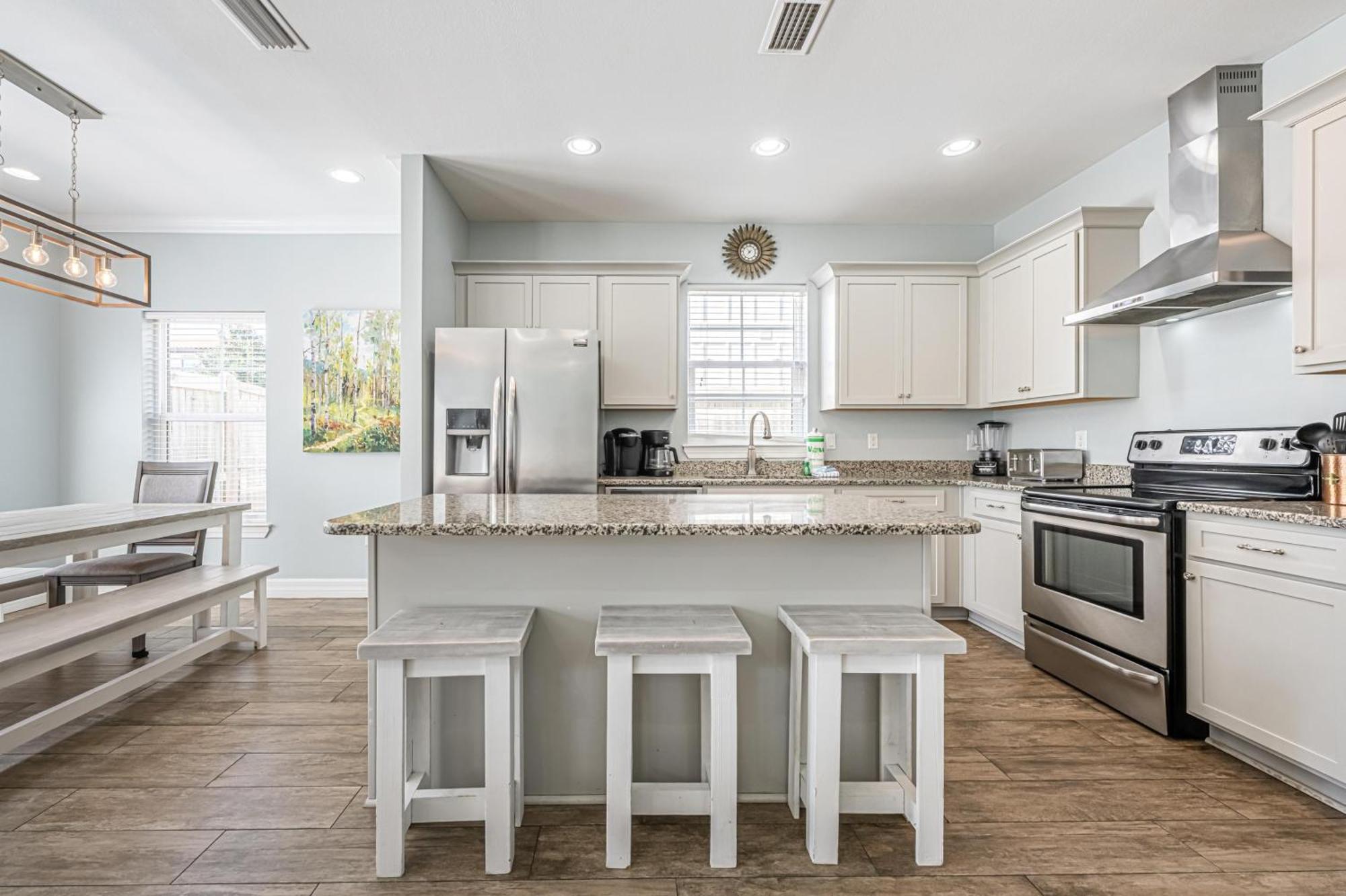 Sungria 53 Sundance Ct *