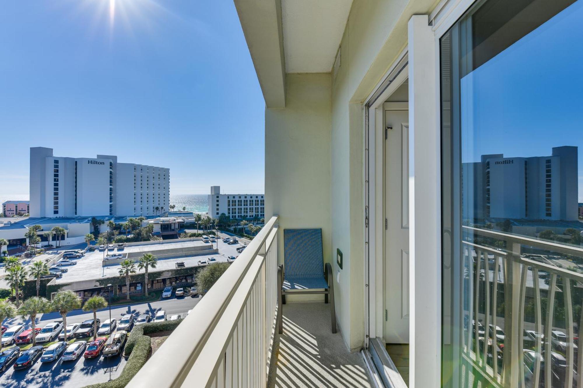 Apartment With Pool - Walk To Beach! Destin