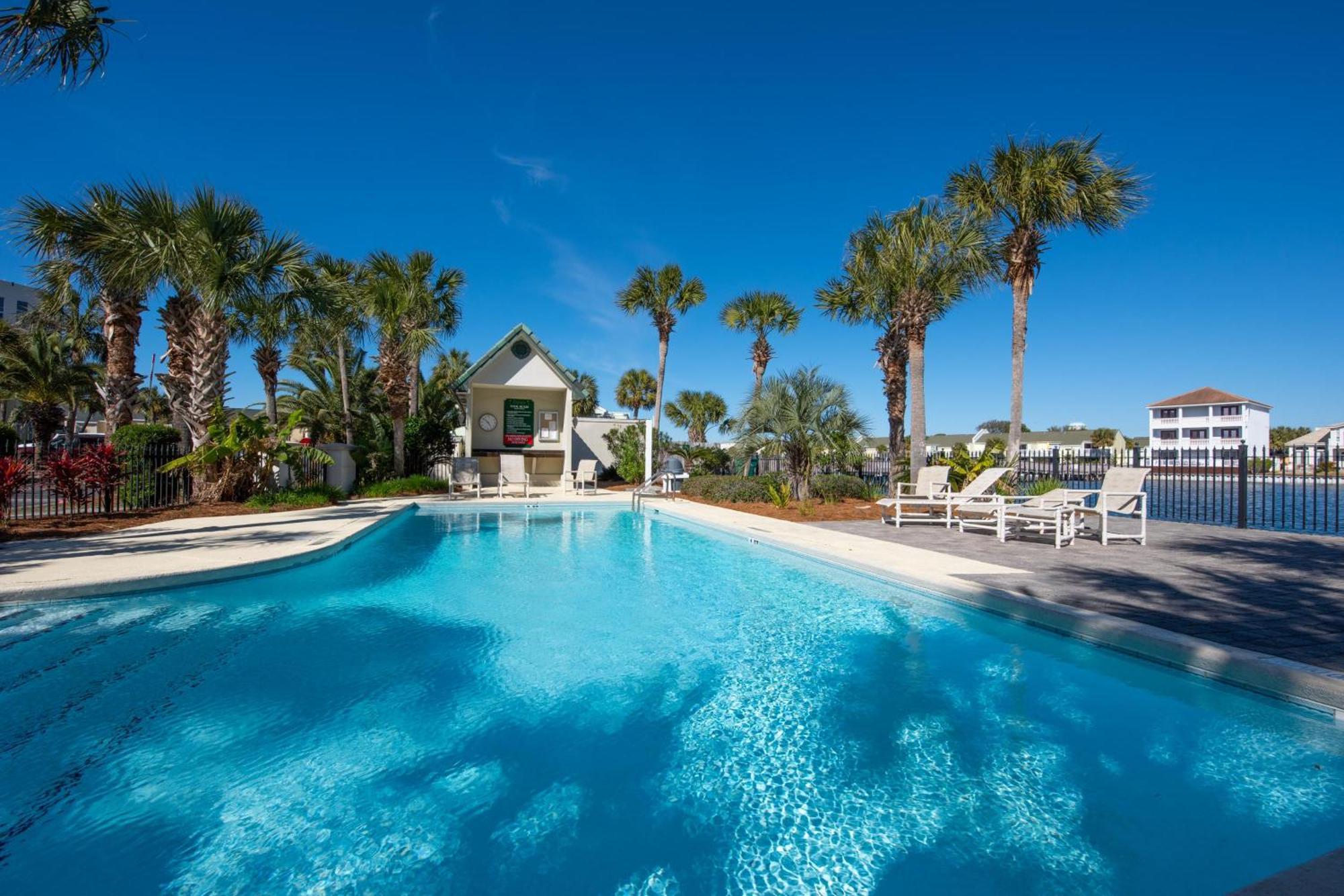 Holiday home Destination *