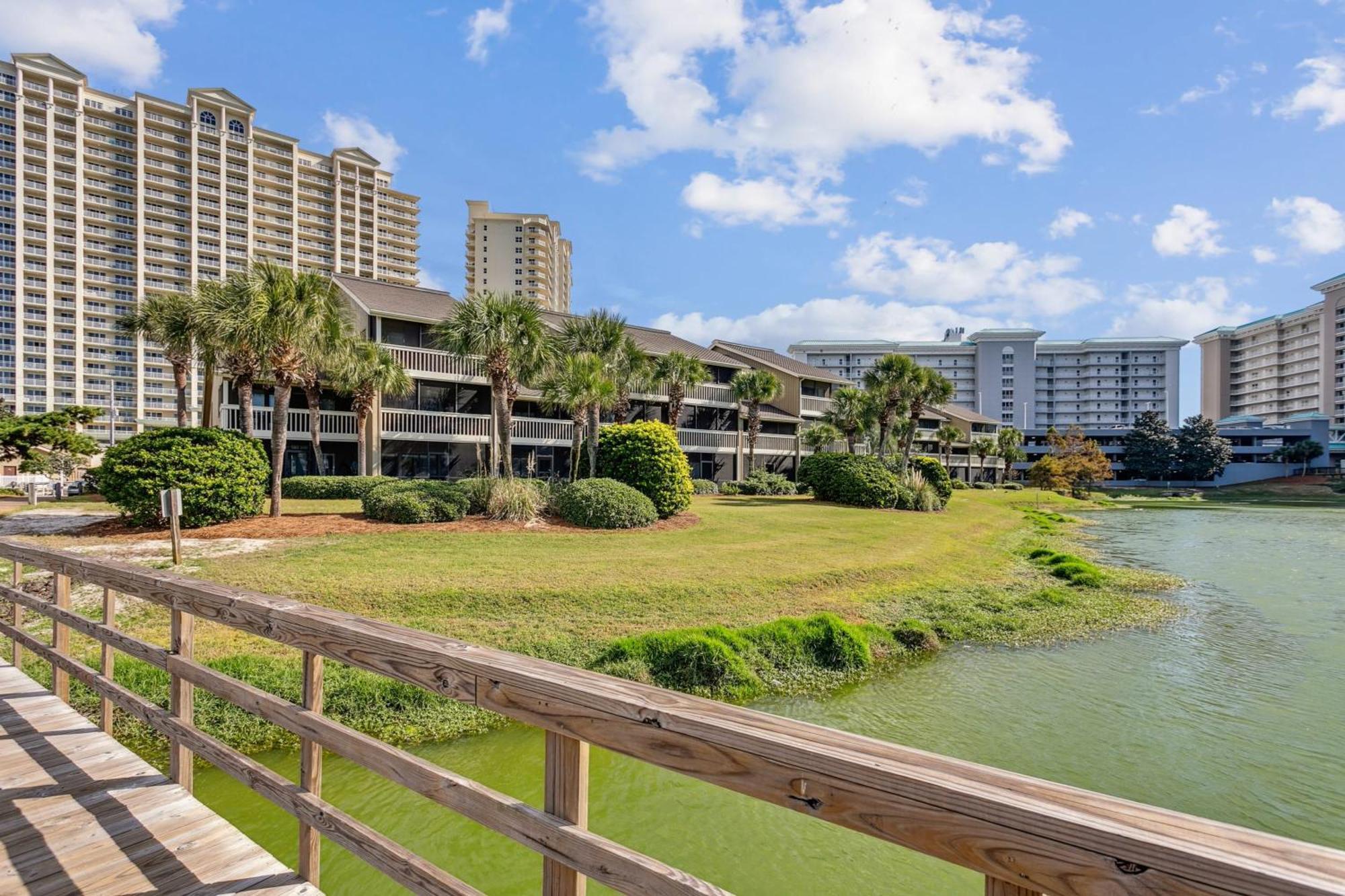 Walk 2 Golf Dining & -sleeps 12 Holiday home Destin