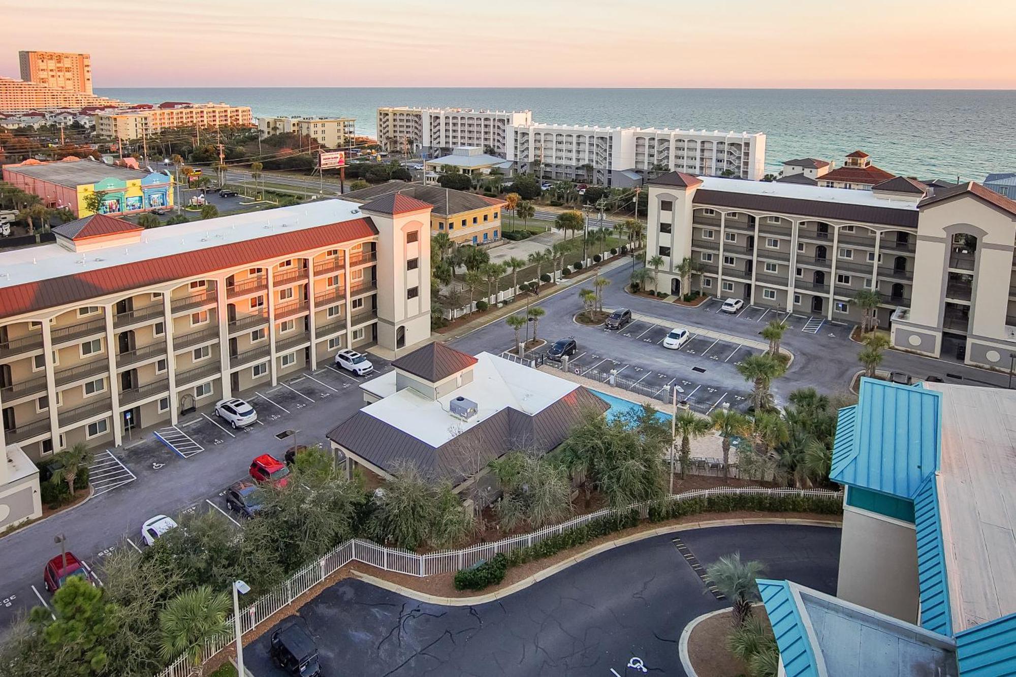 Miramar Beach 5 Minute Walk To Beach! Apartment Destin