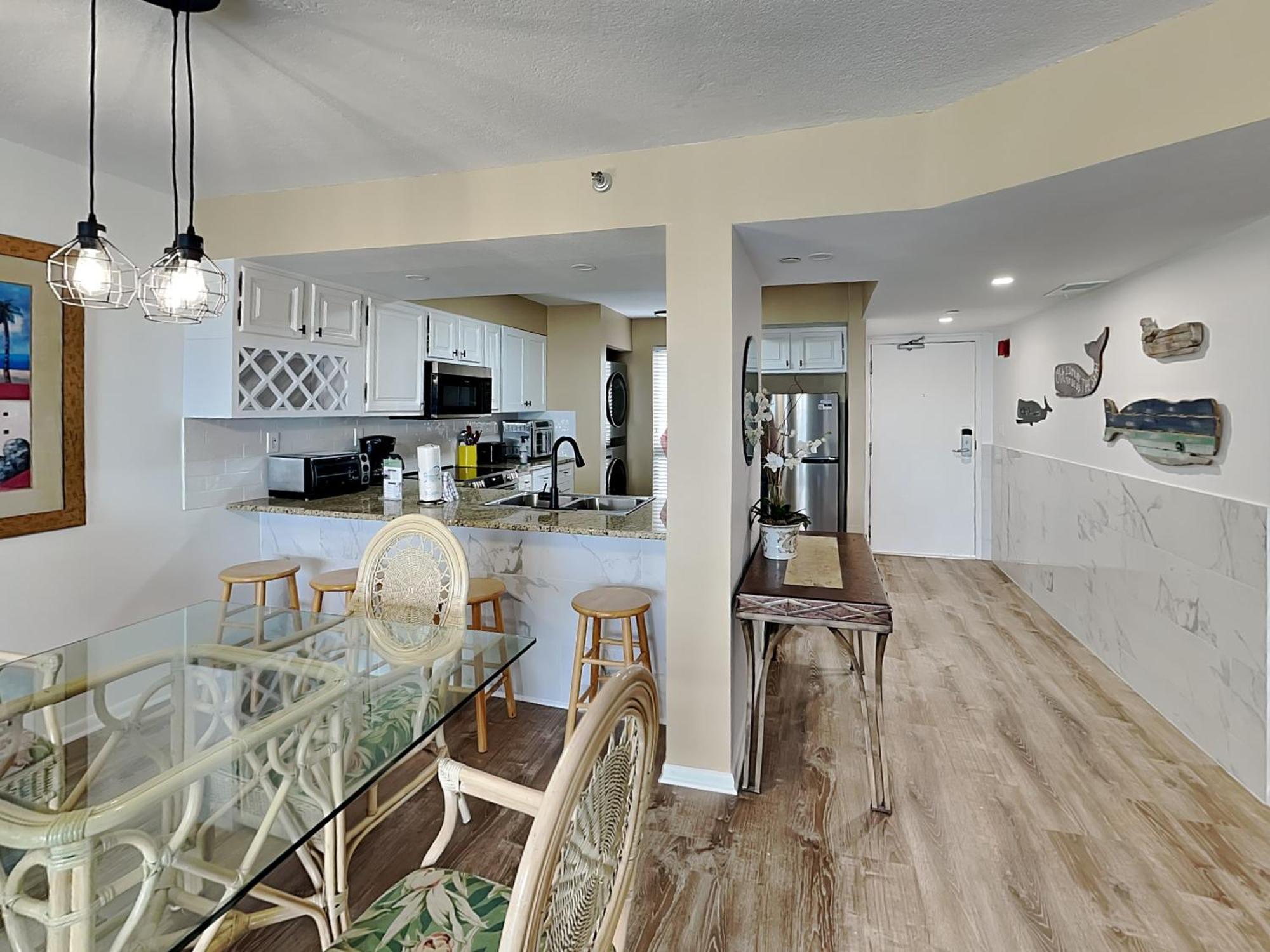 Emerald Towers 804 Apartment *