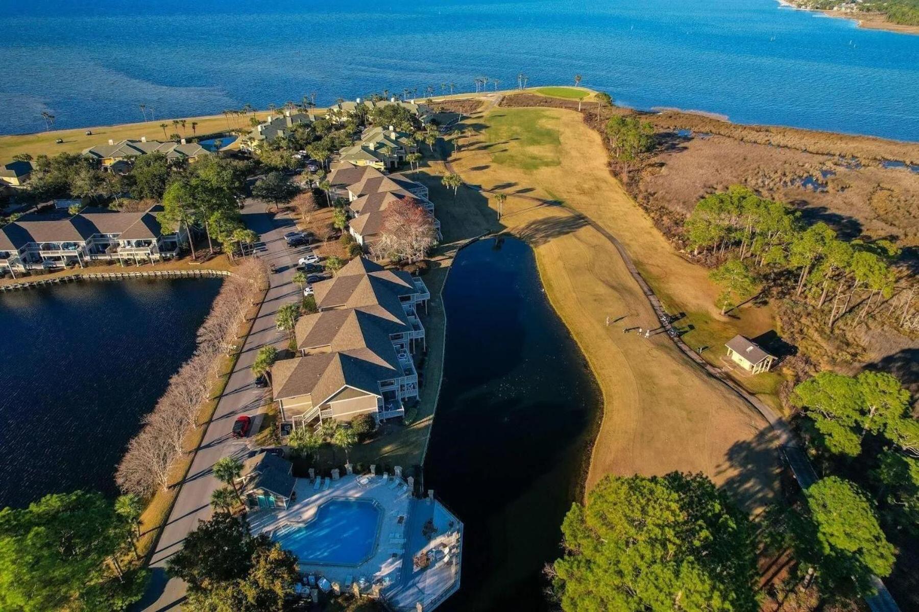 Holiday home Harbour Point 810