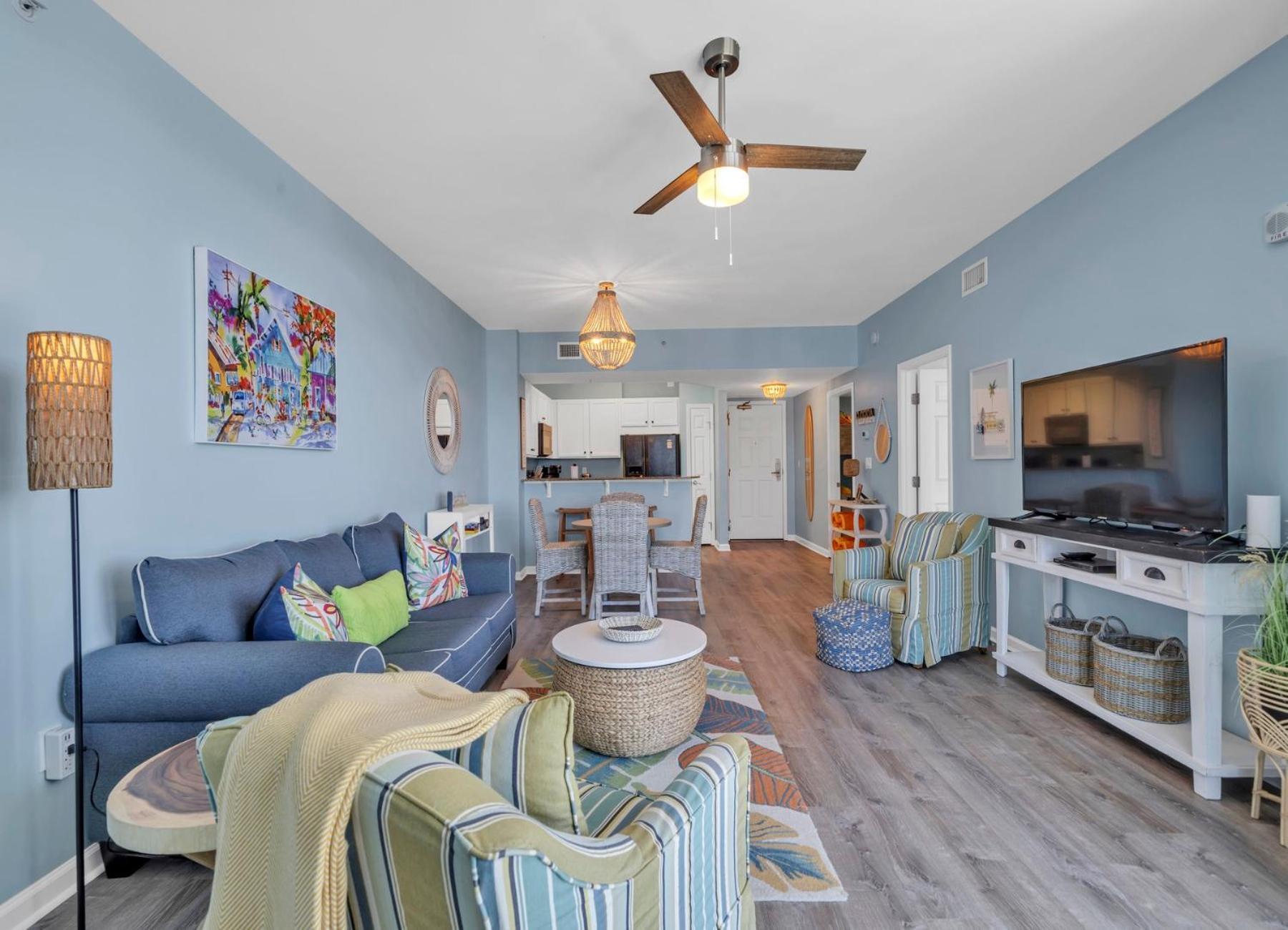 Palms Huge Lagoon Pool 2bd 2 Bth