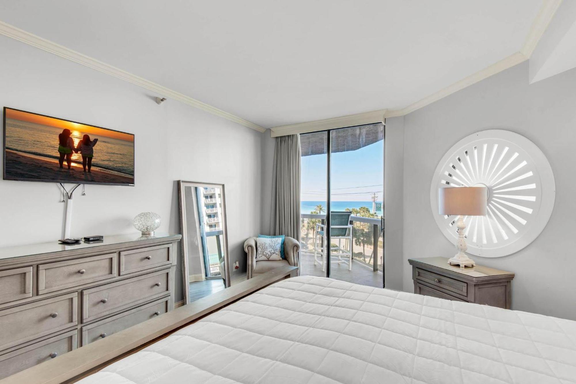 Surfside #208- Emerald Dreams Holiday home *