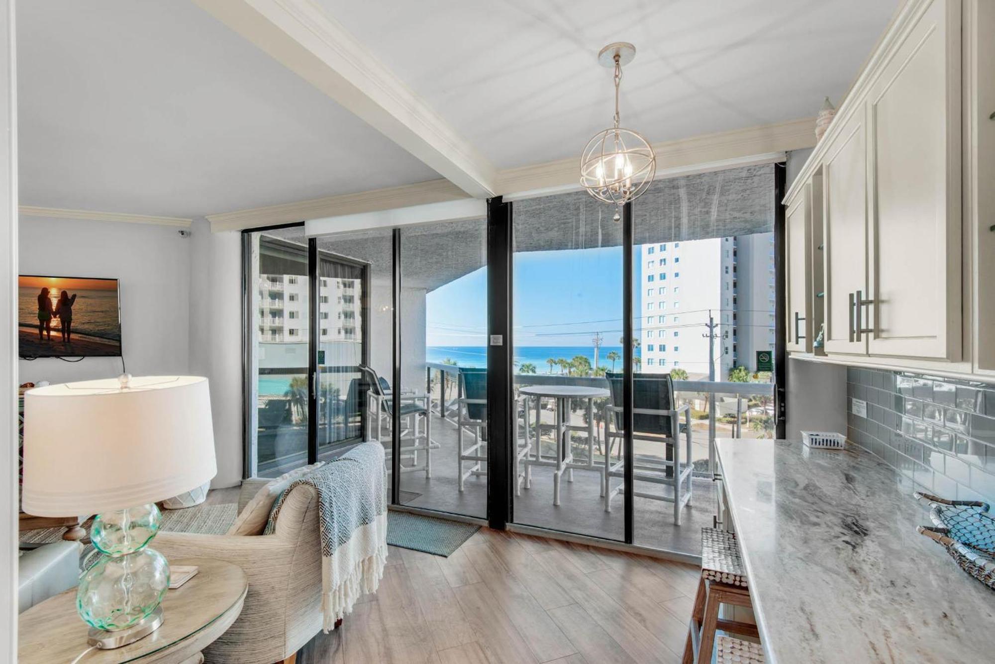 Surfside #208- Emerald Dreams Holiday home
