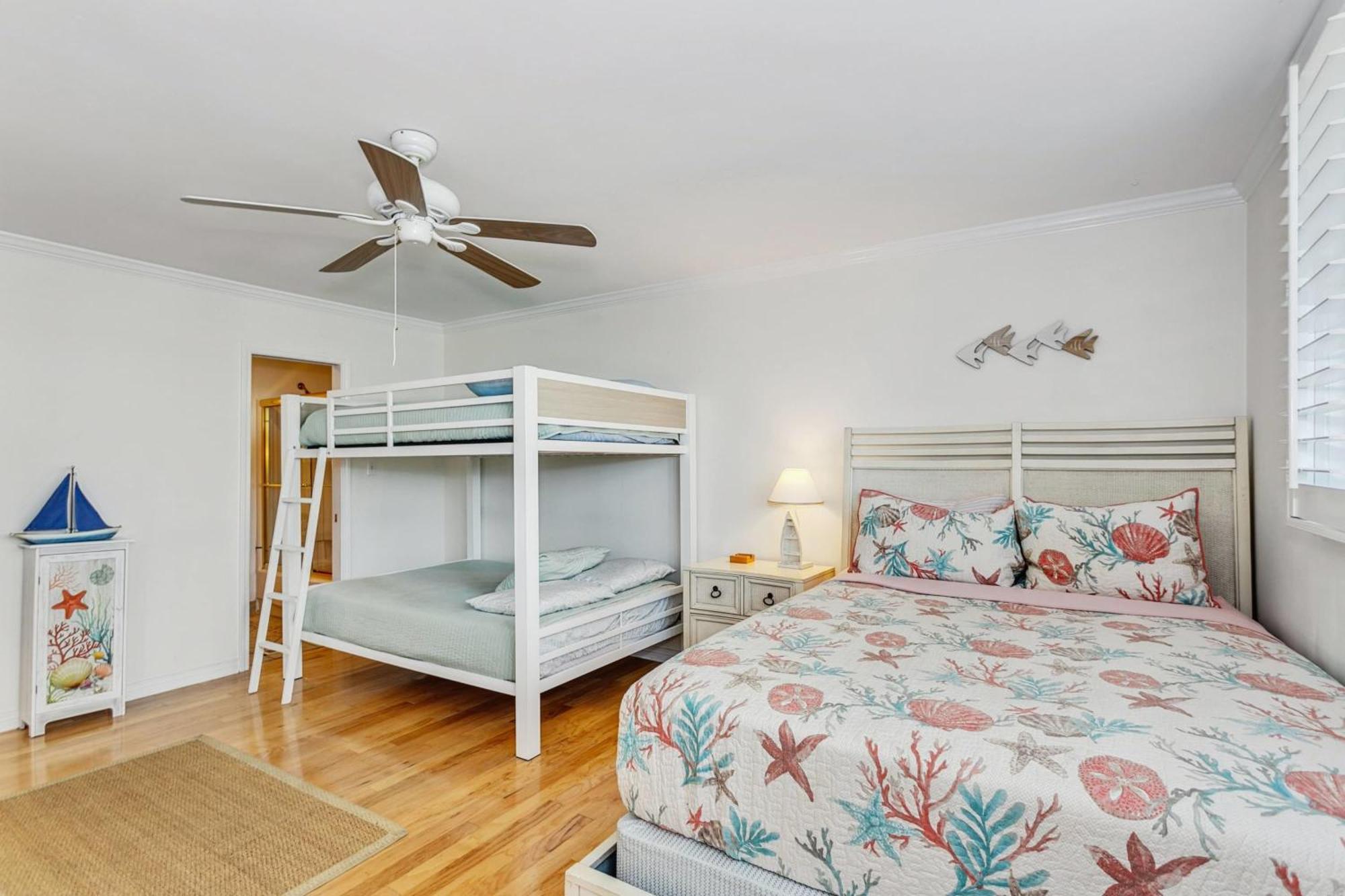 Walk 2 Golf Dining & -sleeps 12 Holiday home Destin