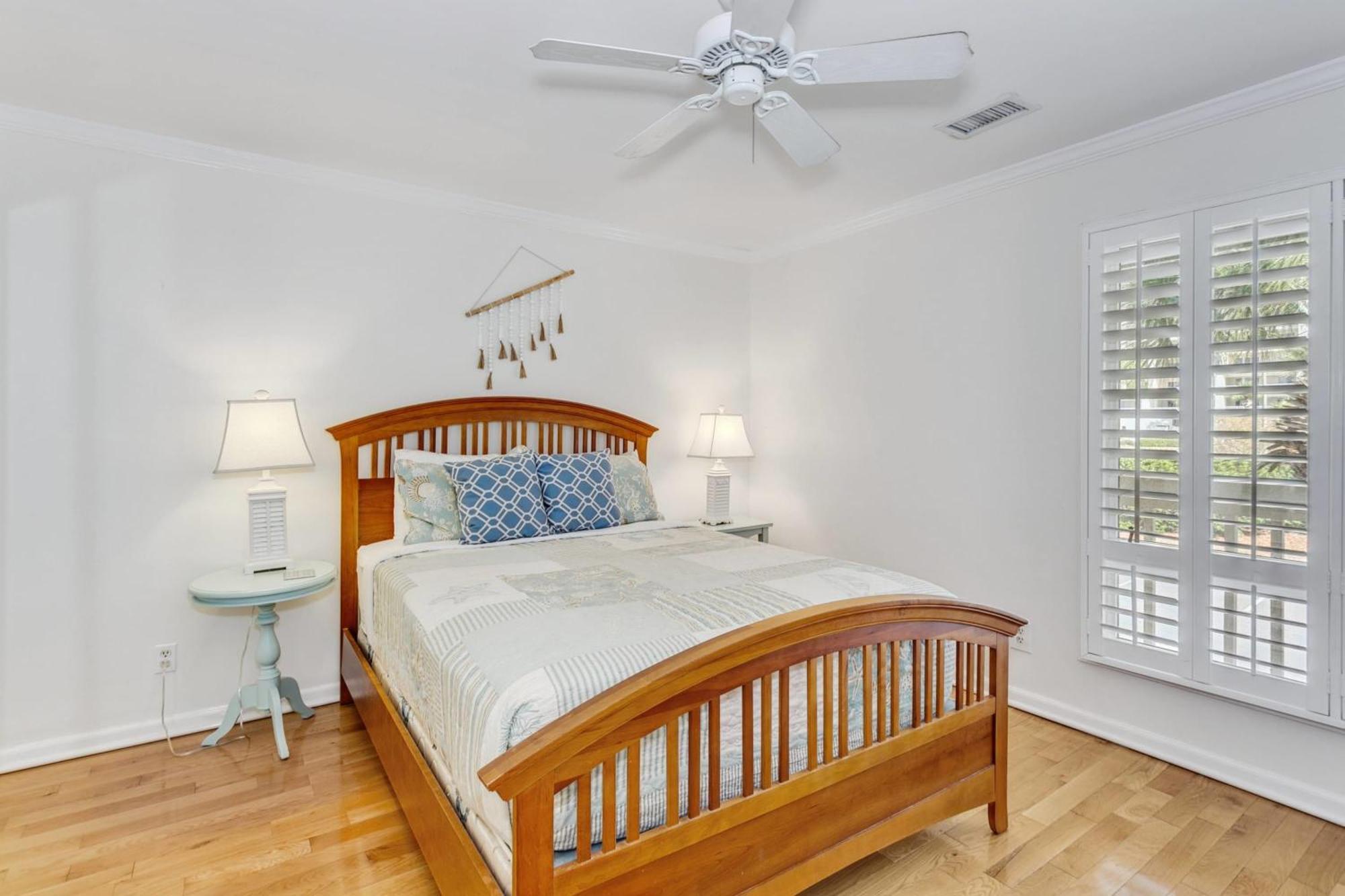 Walk 2 Golf Dining & -sleeps 12