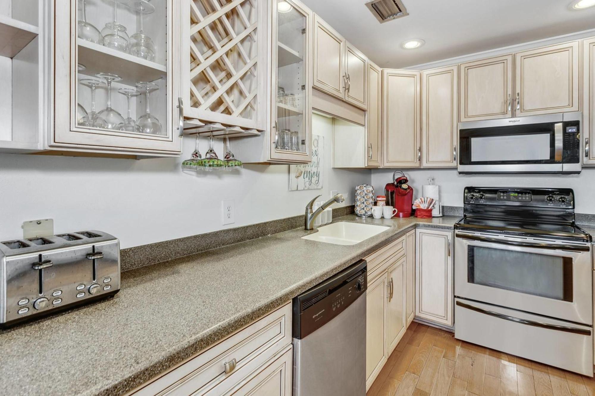 Walk 2 Golf Dining & -sleeps 12 *