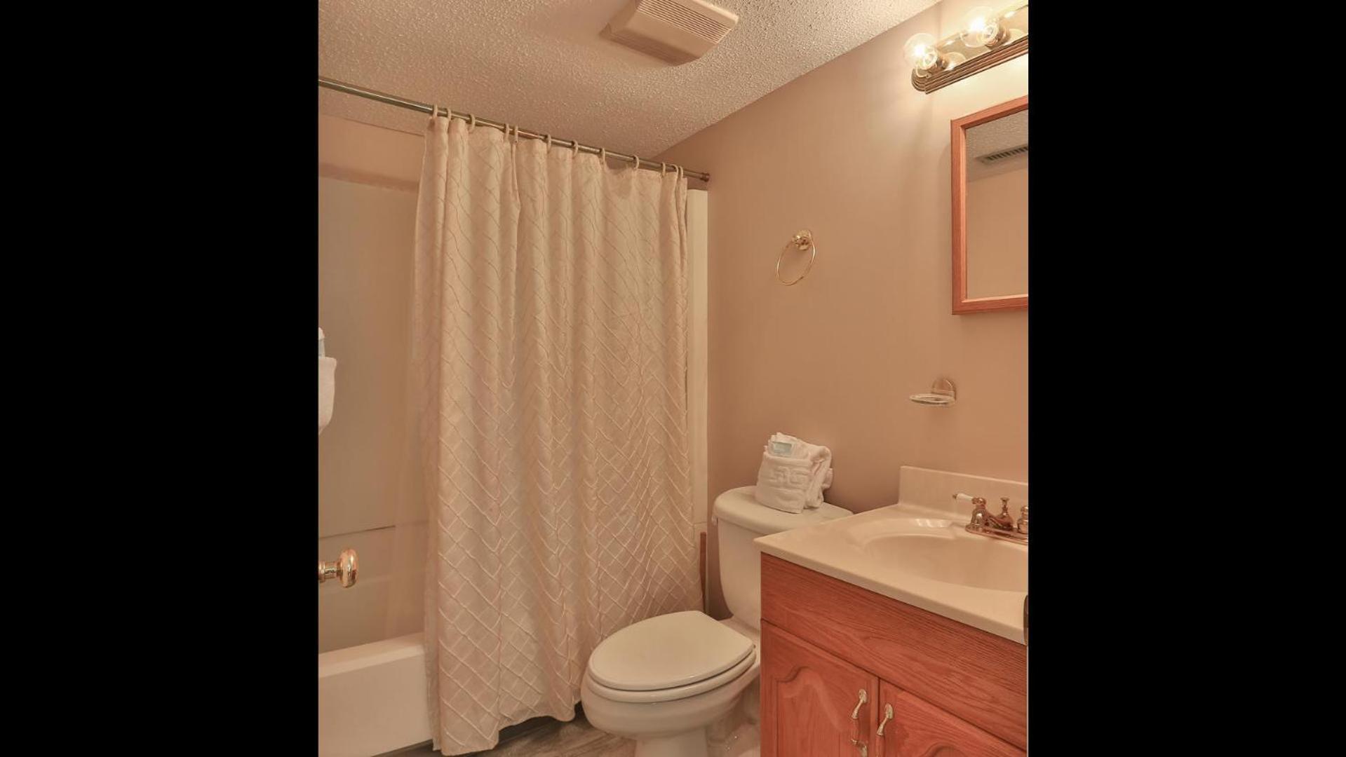 Southbay By The Gulf 12 A Townhome With Balcony Overlooking Pool And A Short Walk To Destin