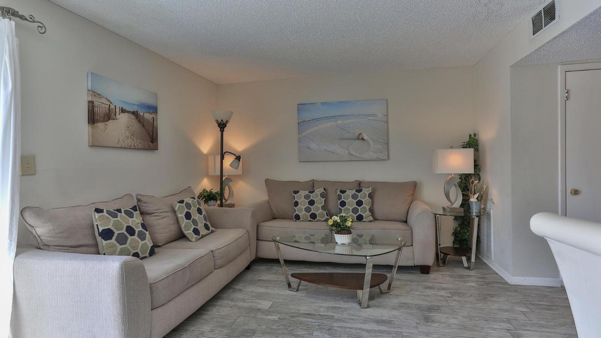 Southbay By The Gulf 12 A Townhome With Balcony Overlooking Pool And A Short Walk To Holiday home Destin