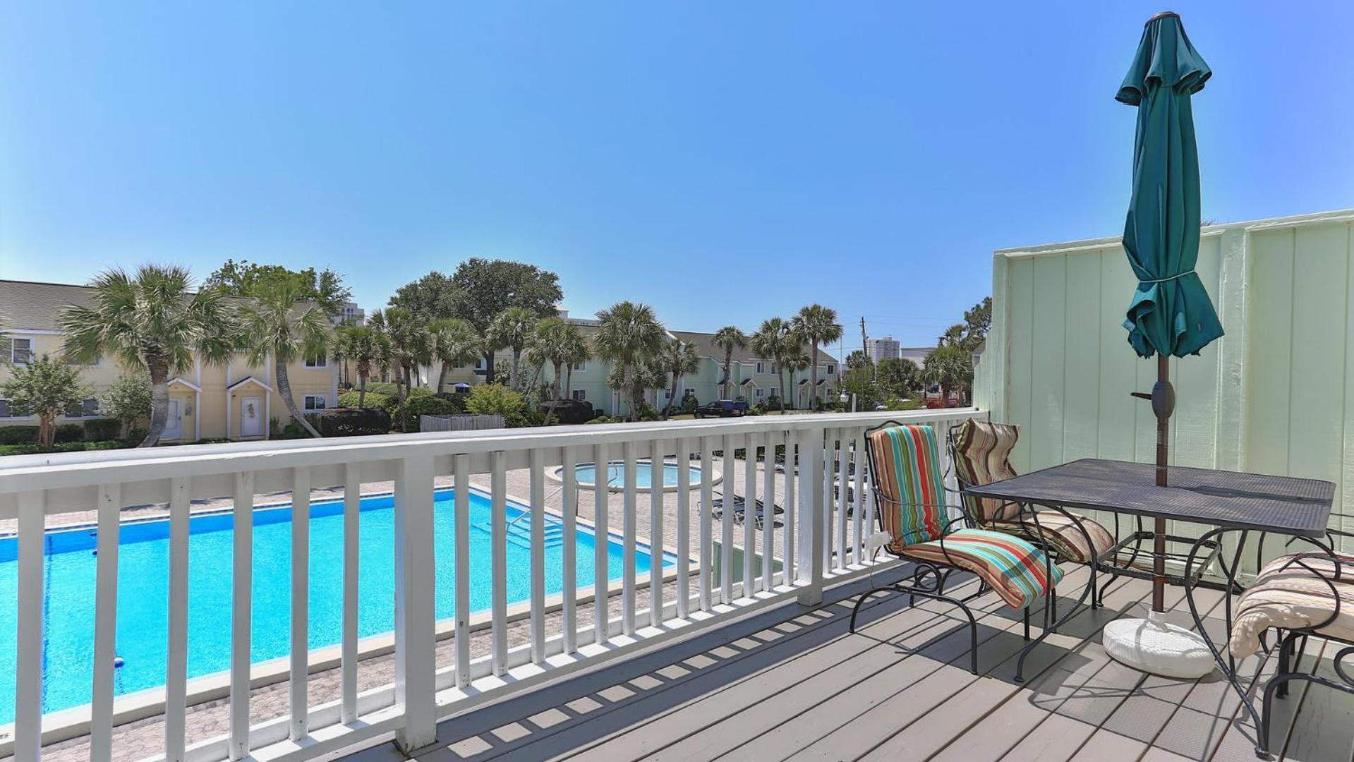 Southbay By The Gulf 12 A Townhome With Balcony Overlooking Pool And A Short Walk To Holiday home Destin
