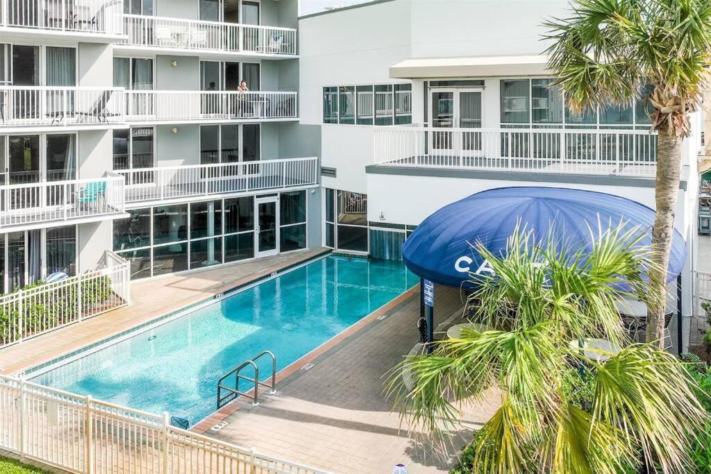 Pelican 810 Aquamarine * Destin