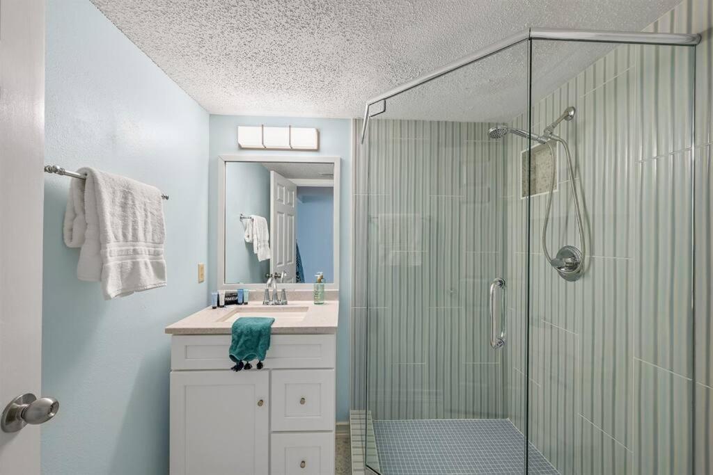 Pelican 604 Shore Thing Apartment Destin