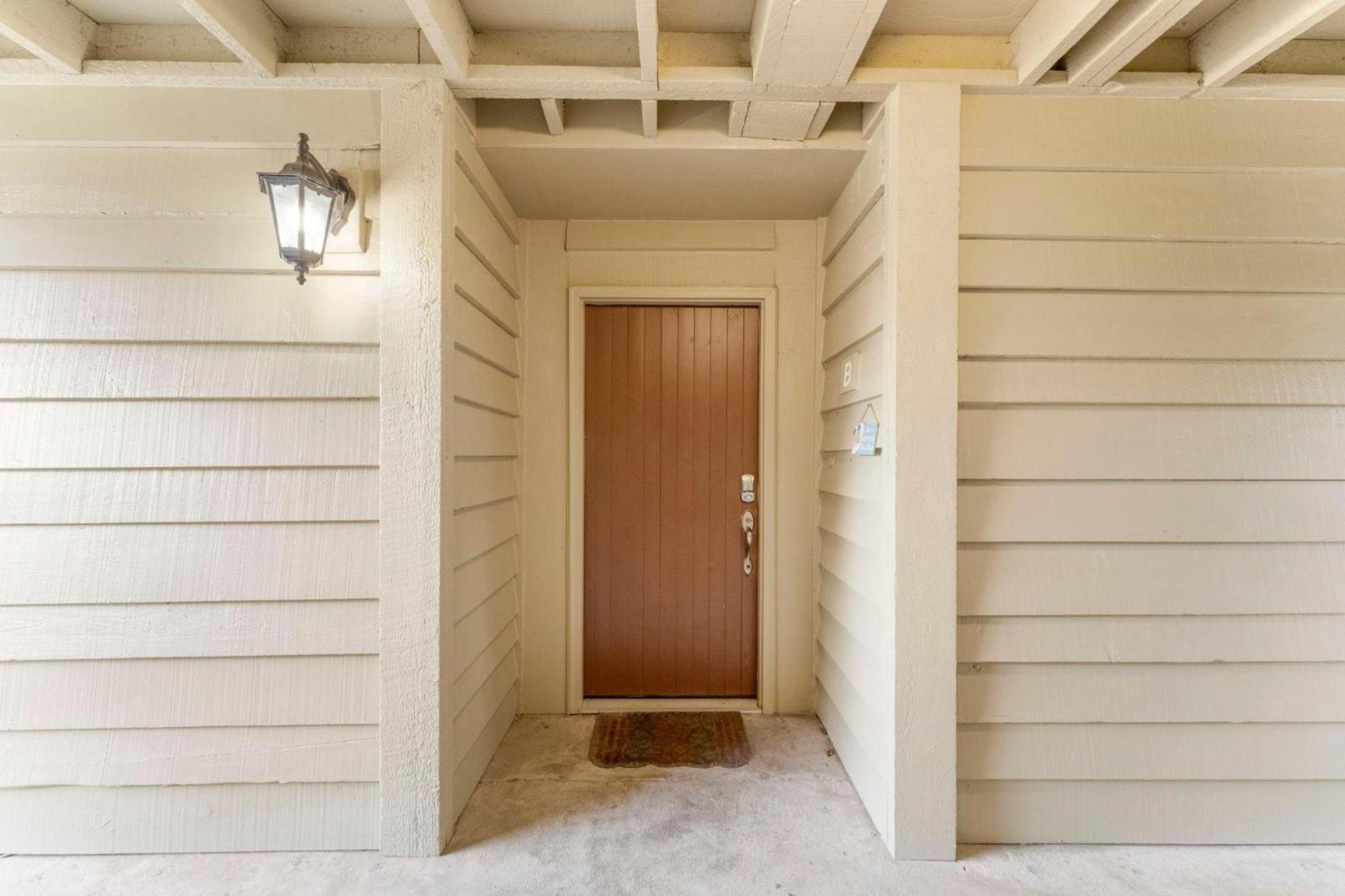 Seascape - 18b Holiday home *