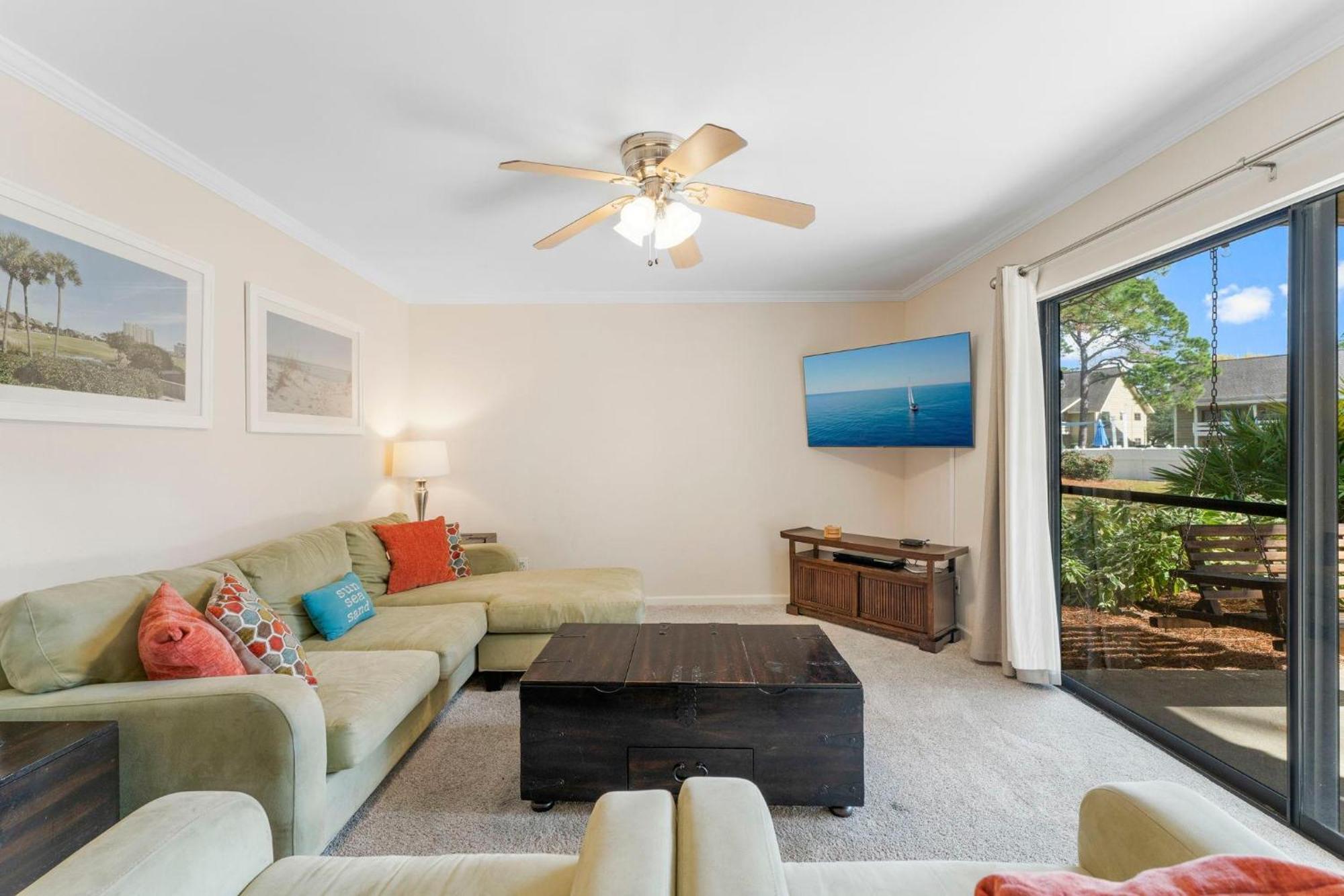 Seascape - 18b Holiday home