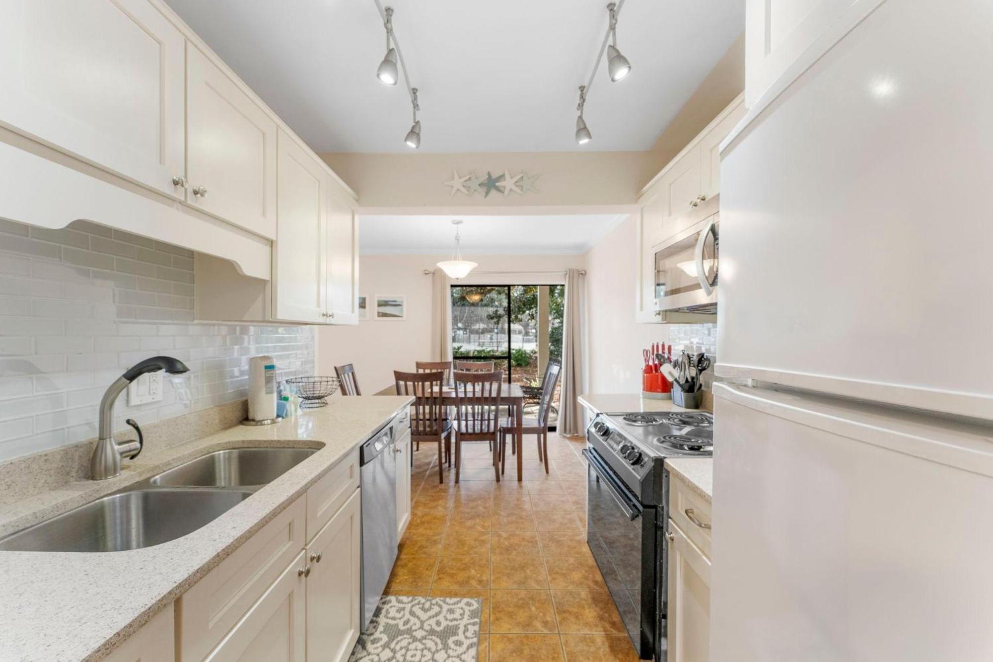 Seascape - 18b Holiday home *