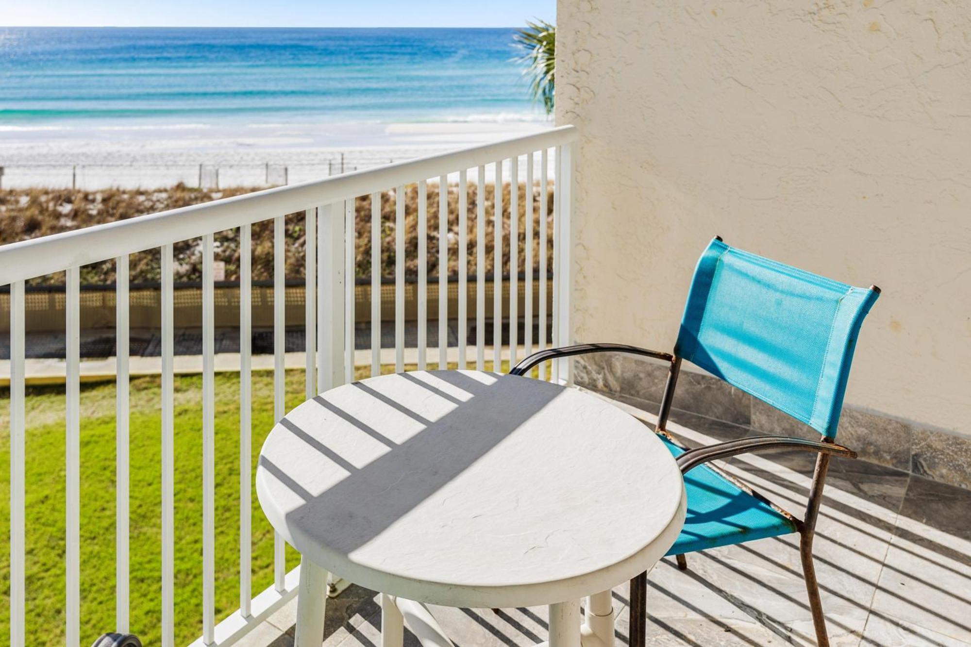 Surf And Racquet Unit 303 *