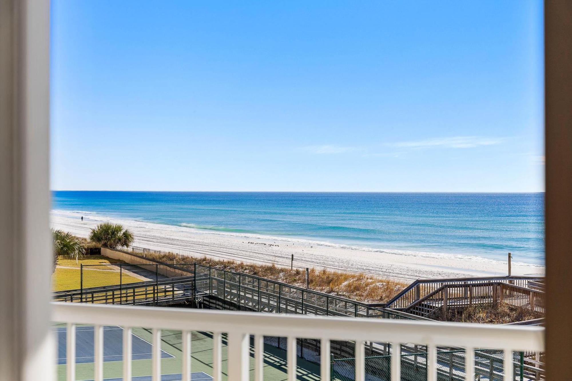 Surf And Racquet Unit 303