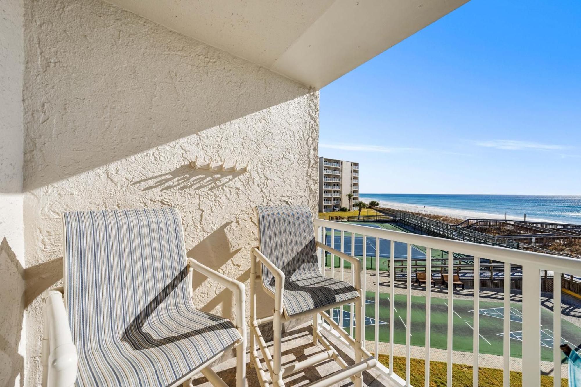 Surf And Racquet Unit 303 *