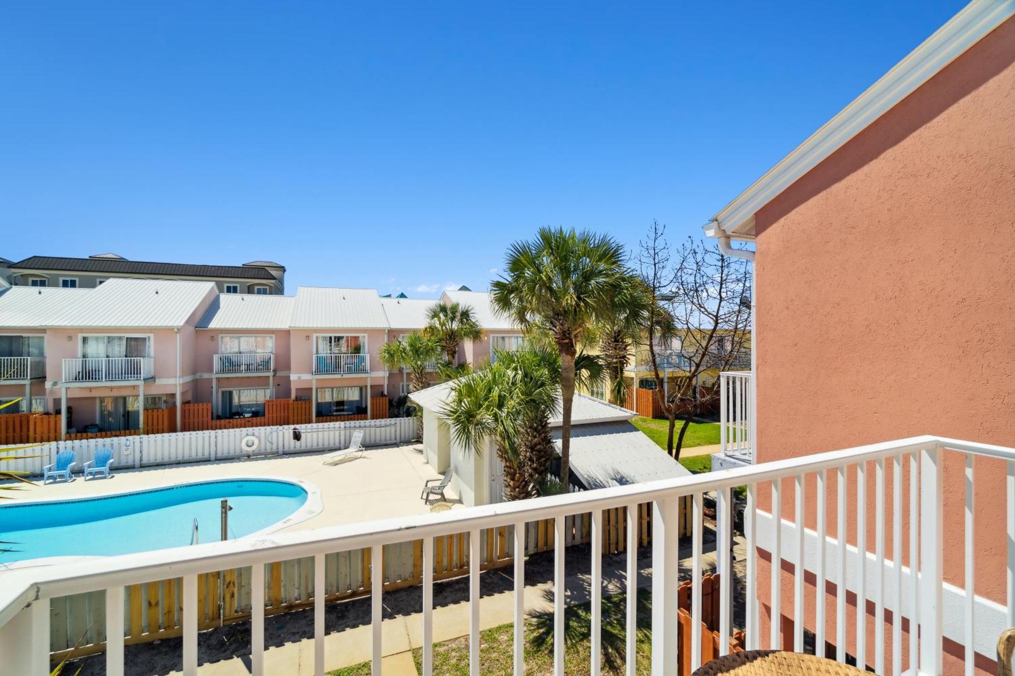 !! New !! 5min Walk 2 Miramar Beach, Mins To Shopping, Steps To Pool, Patio And Yard, Dog Friendly, 1gb Wifi