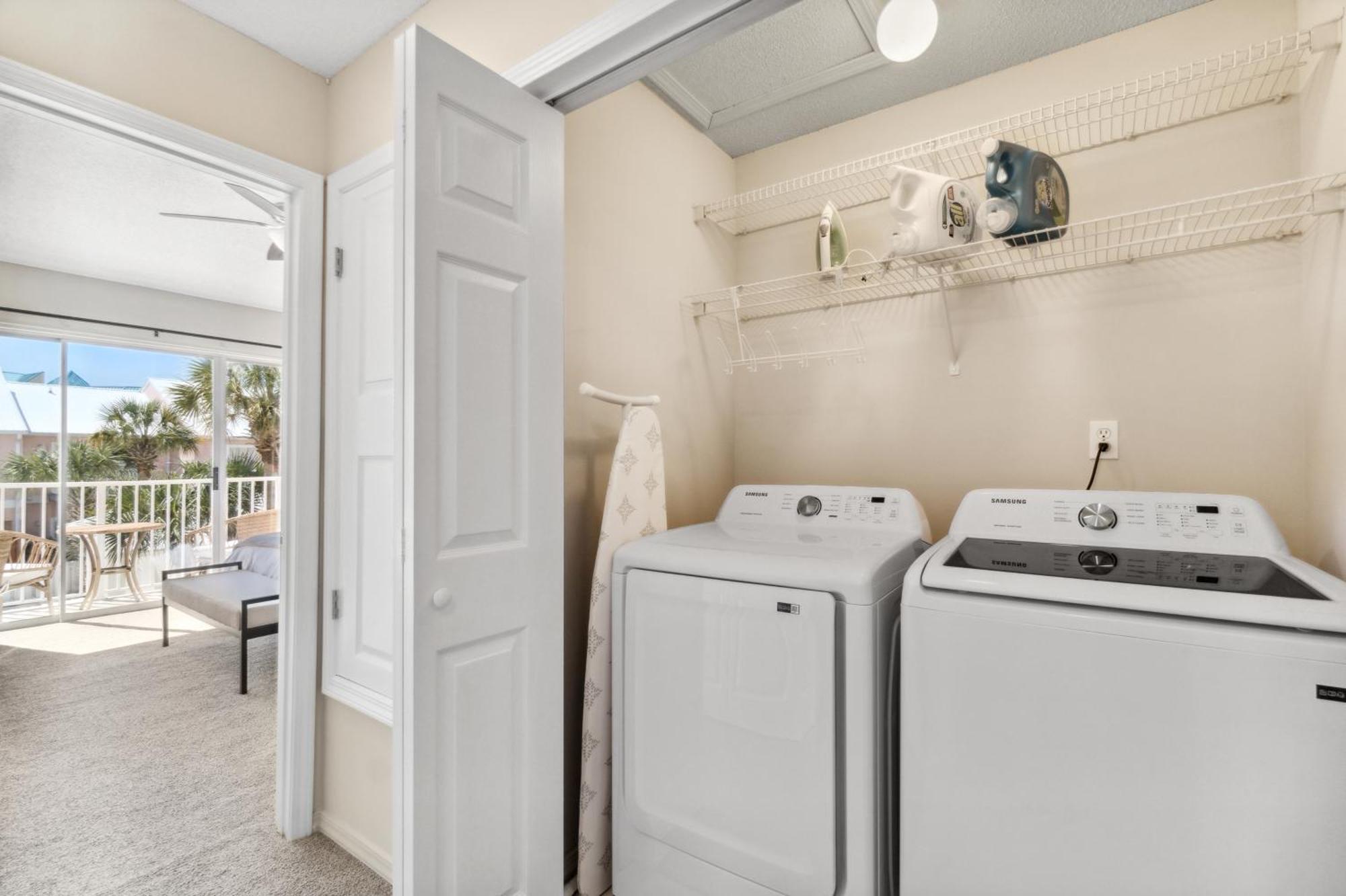 !! New !! 5min Walk 2 Miramar Beach, Mins To Shopping, Steps To Pool, Patio And Yard, Dog Friendly, 1gb Wifi