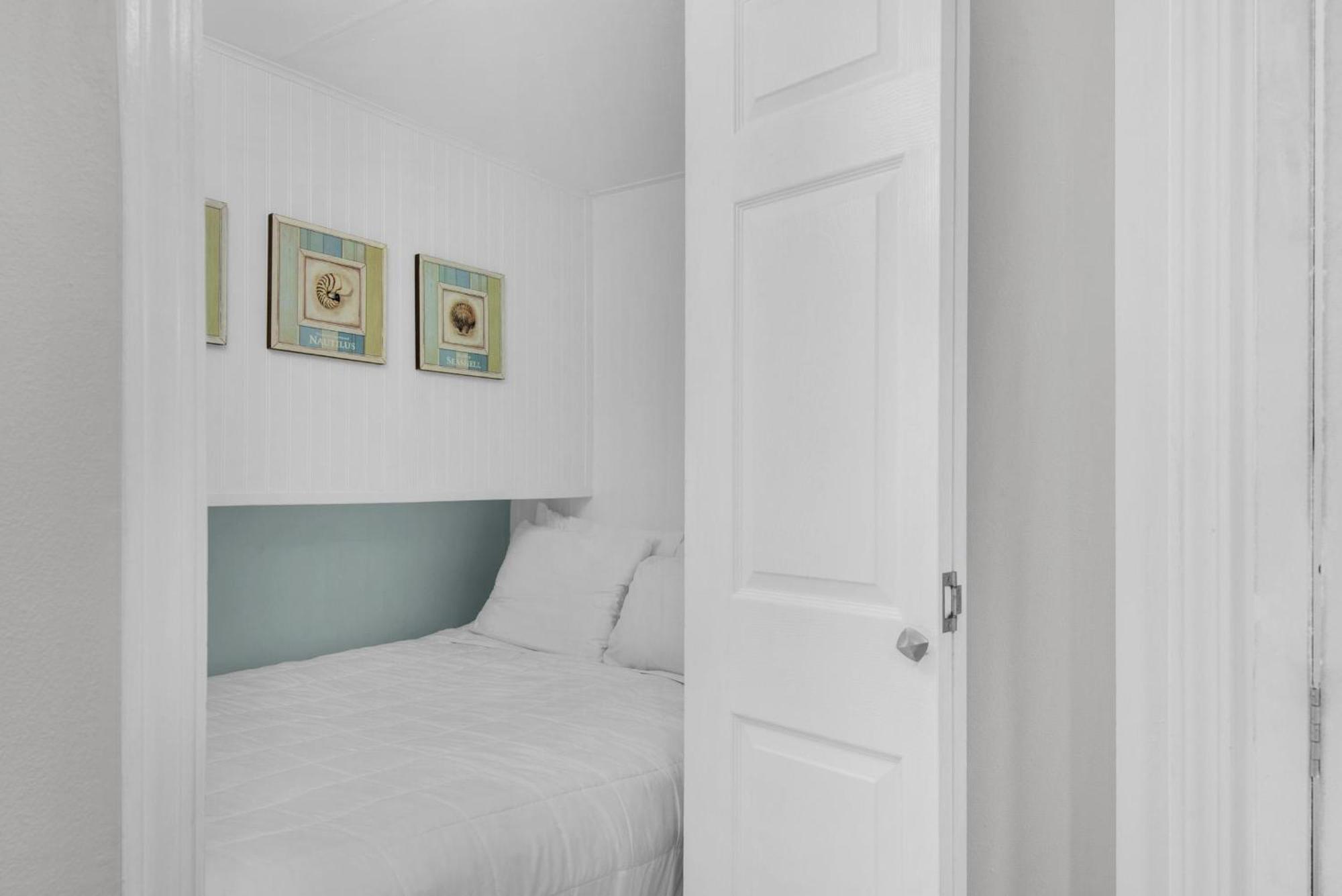 Lakeview #6- Emerald Searenity Destin