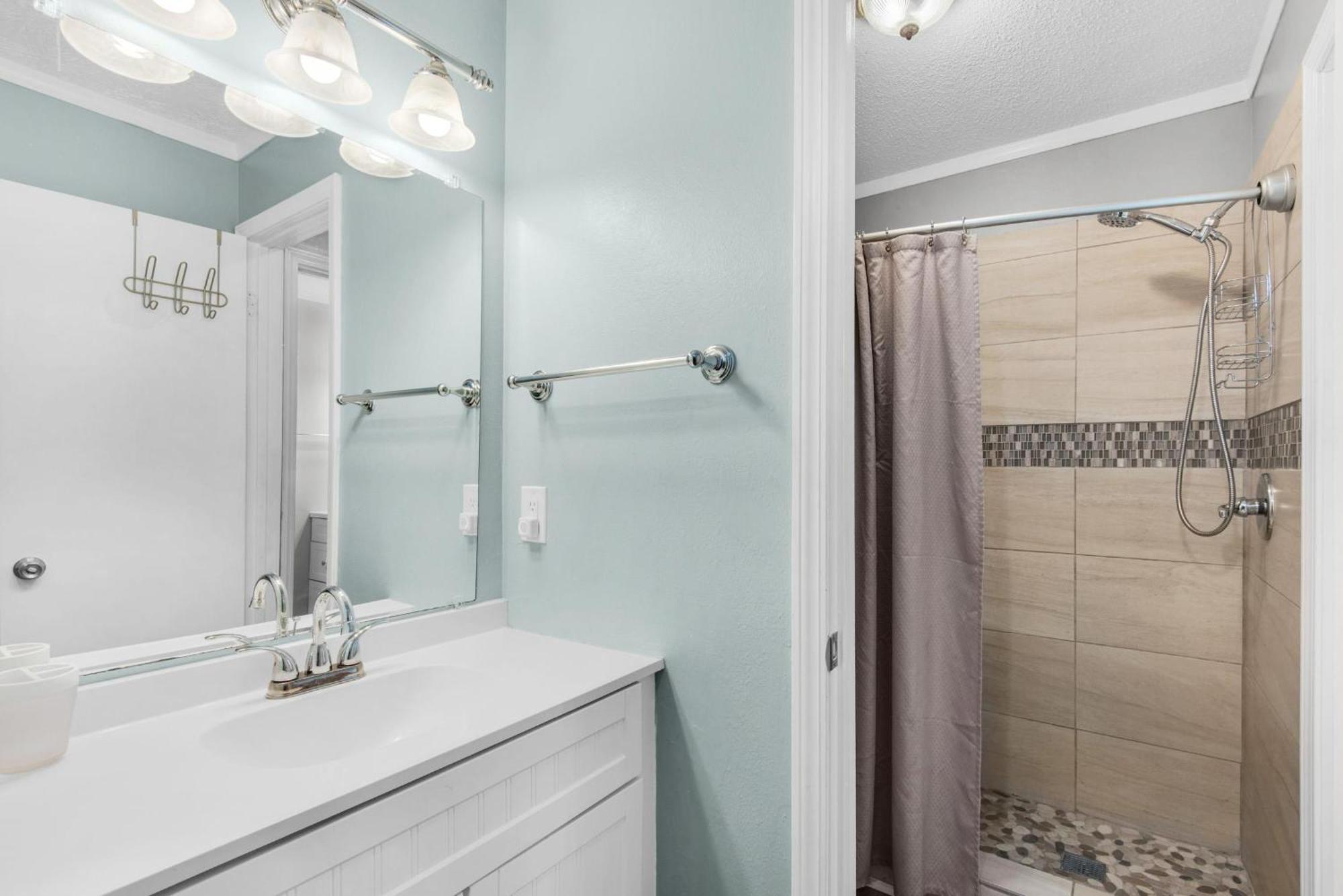 Lakeview #6- Emerald Searenity Destin