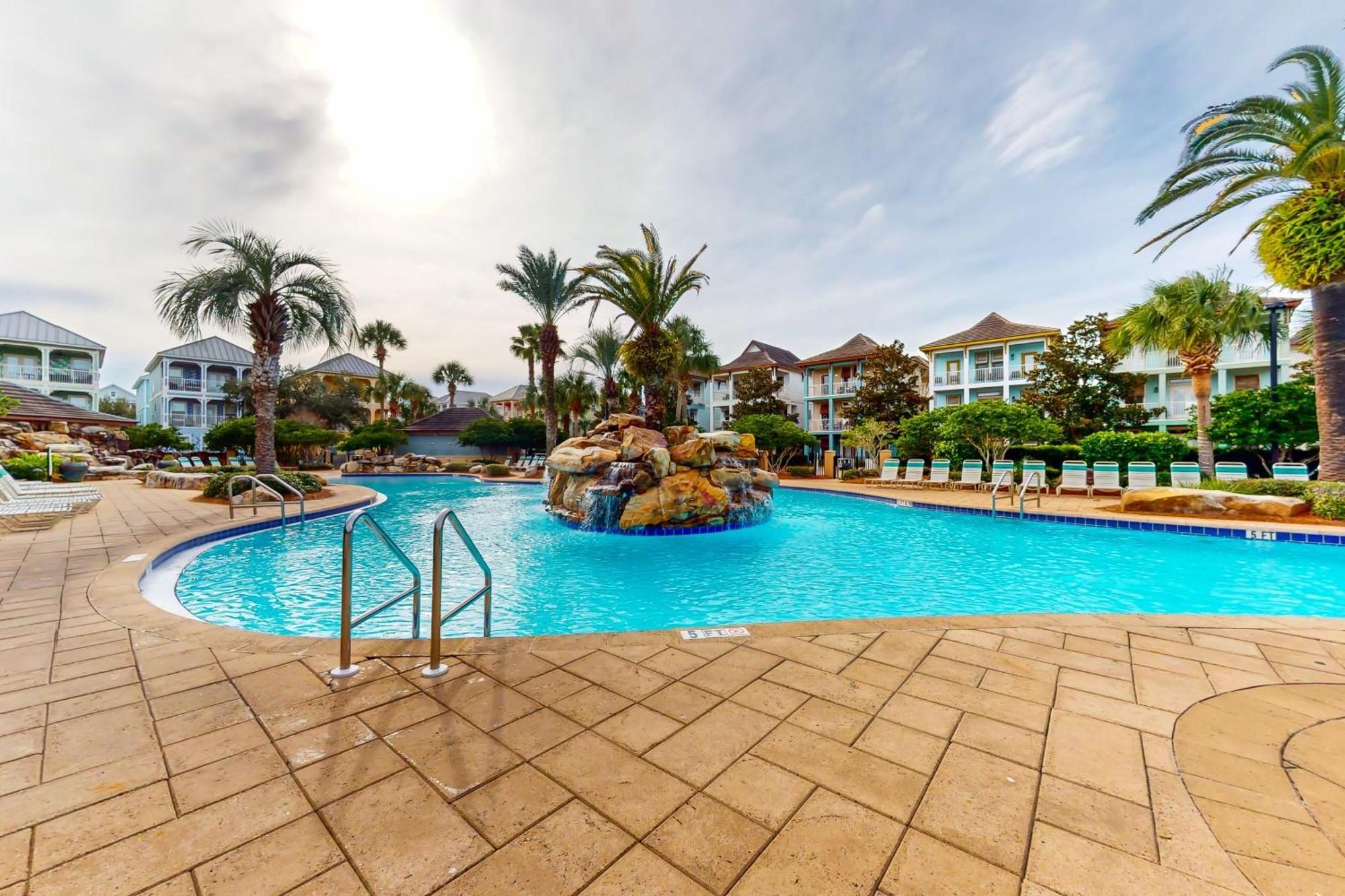 Villages Of Crystal Beach: Vitamin Sea Destin
