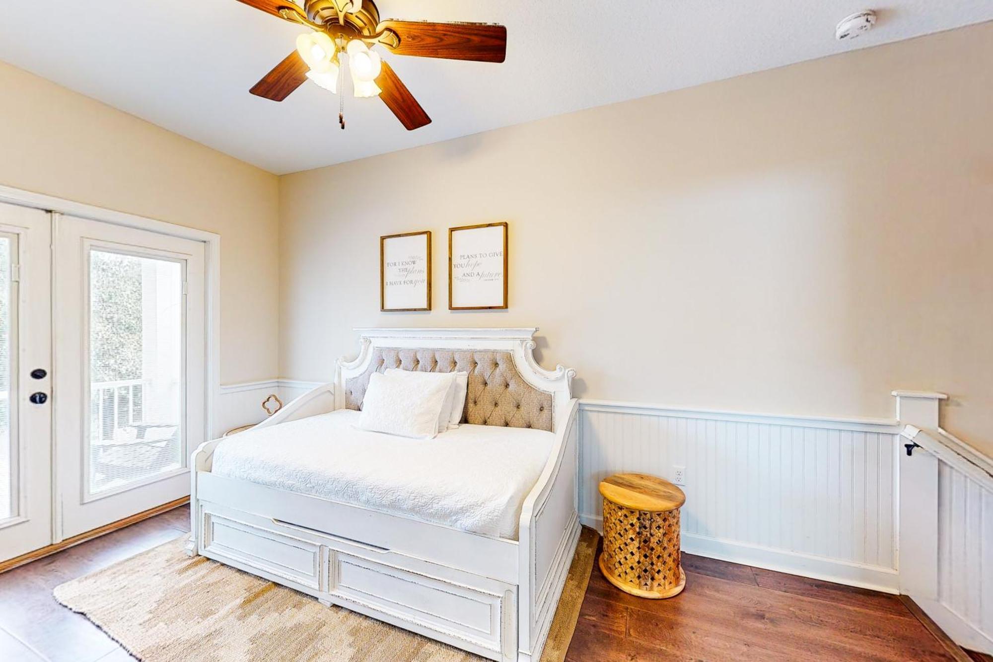 Villages Of Crystal Beach: Vitamin Sea Holiday home
