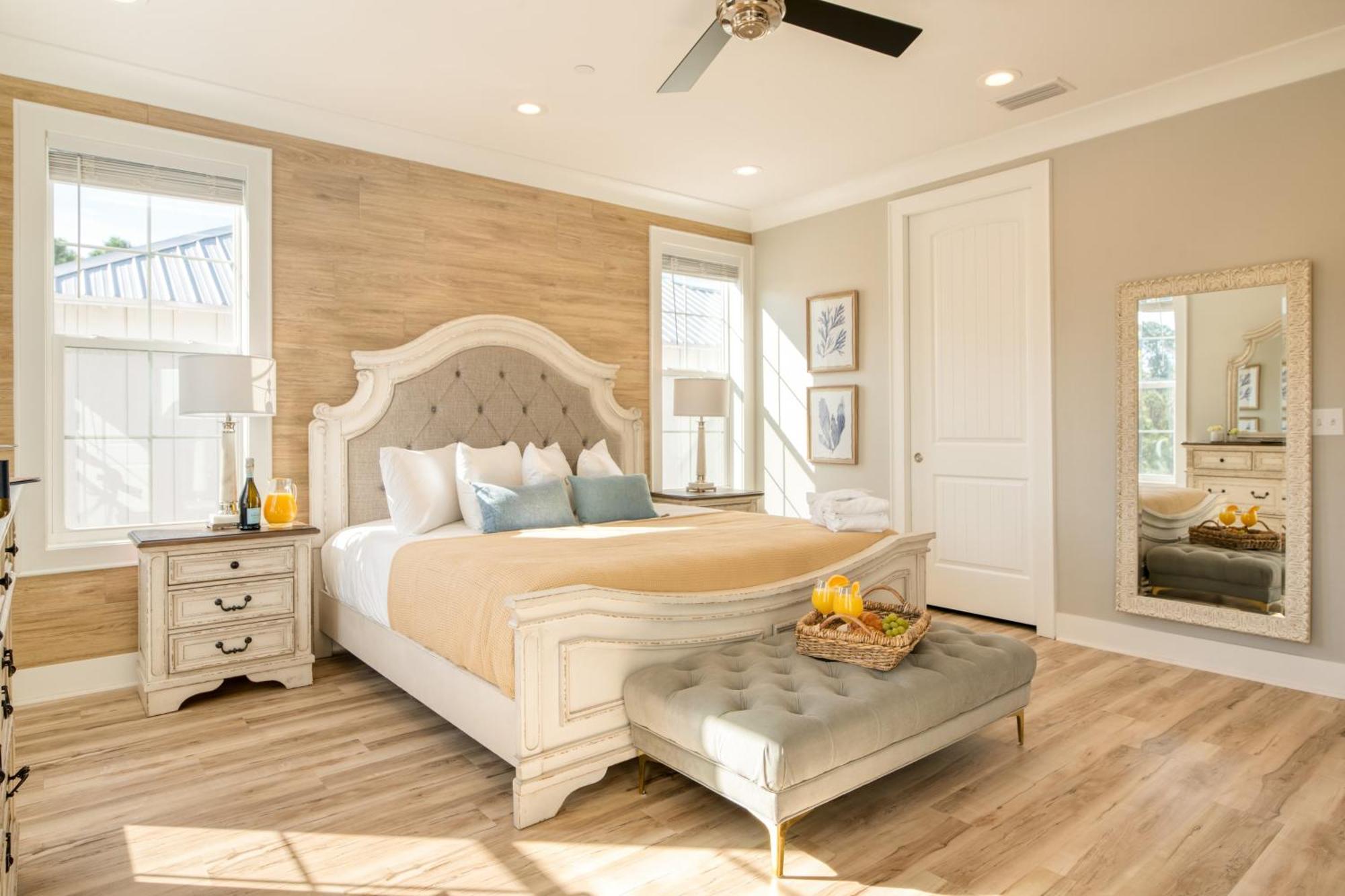 Edgewater By Avantstay Gorgeous Character Lakefront W Private Dock Holiday home