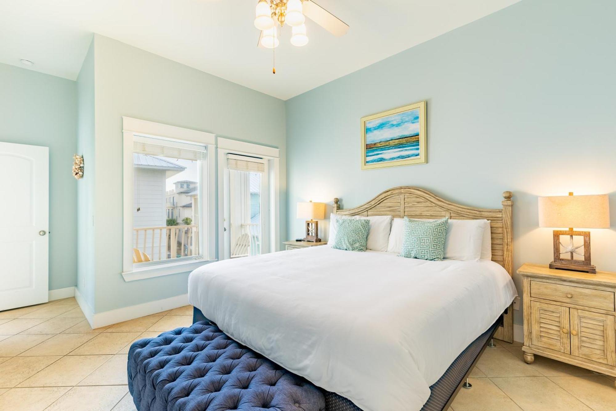 Holiday home Gulfside Oasis By Avantstay Steps To Beach W Bbq Pool Video Arcade Max Occ 20 Destin