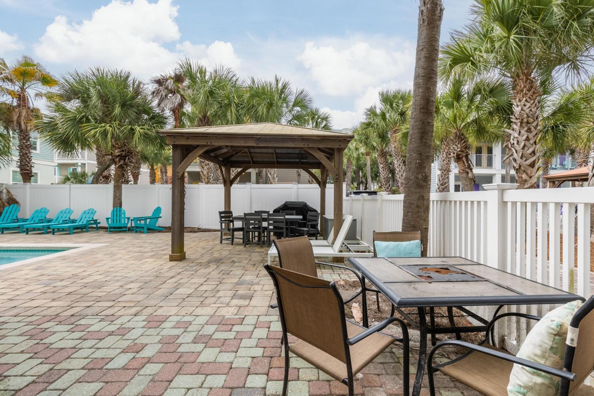 Holiday home Gulfside Oasis By Avantstay Steps To Beach W Bbq Pool Video Arcade Max Occ 20