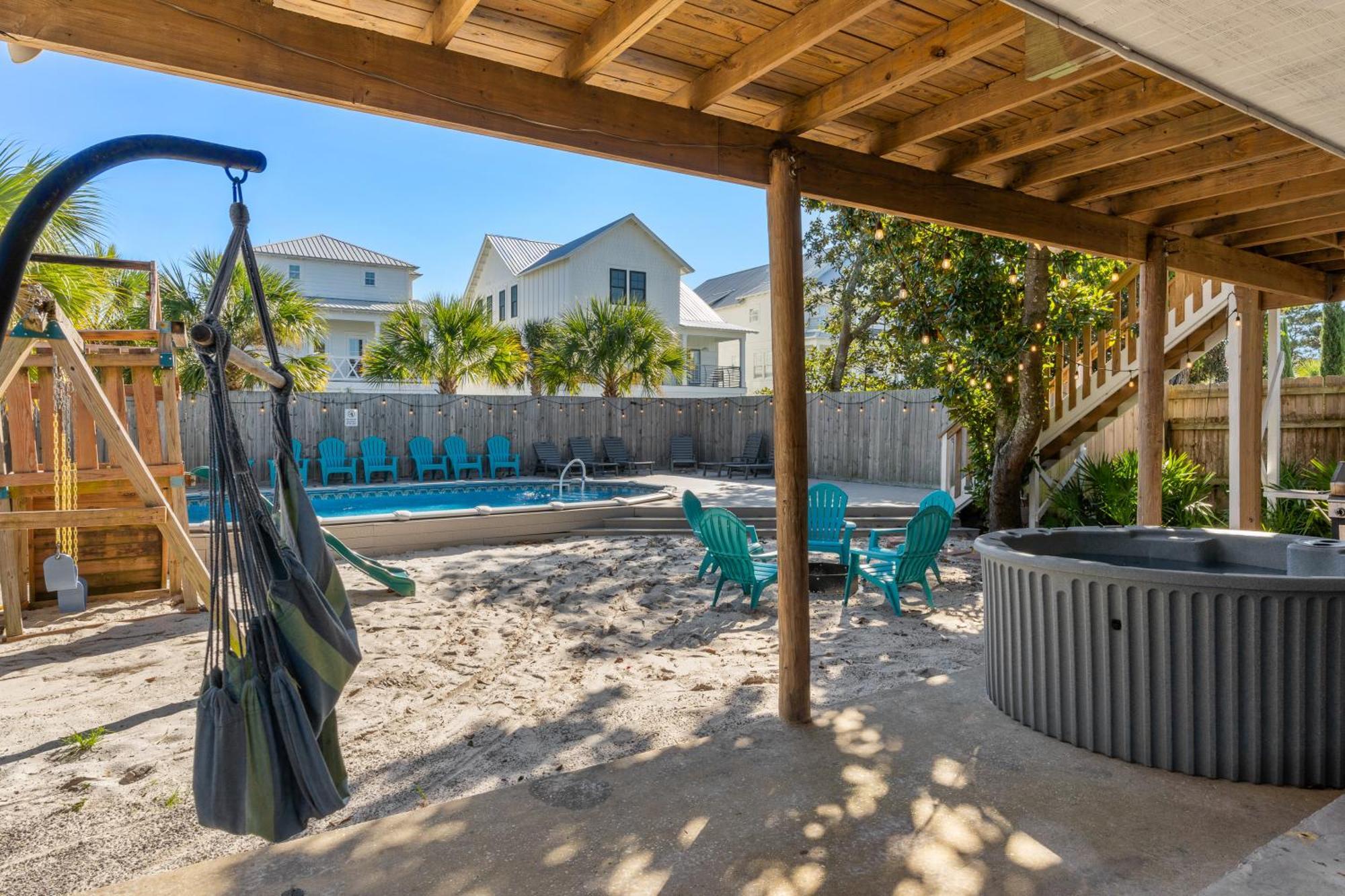 Zula Retreat: Pet-friendly Oasis With Pool, Steps From Shore Holiday home Destin