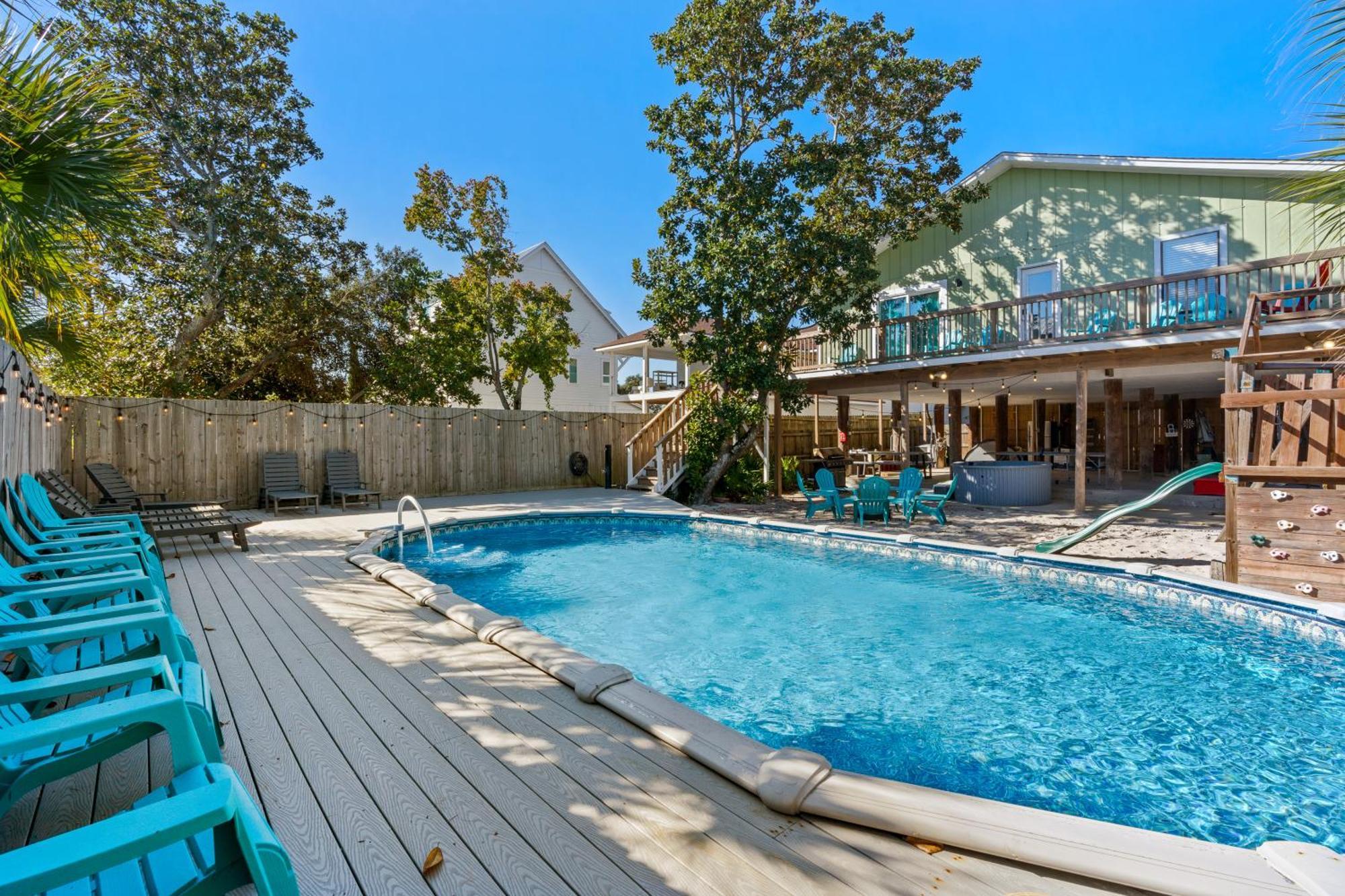 Zula Retreat: Pet-friendly Oasis With Pool, Steps From Shore Holiday home