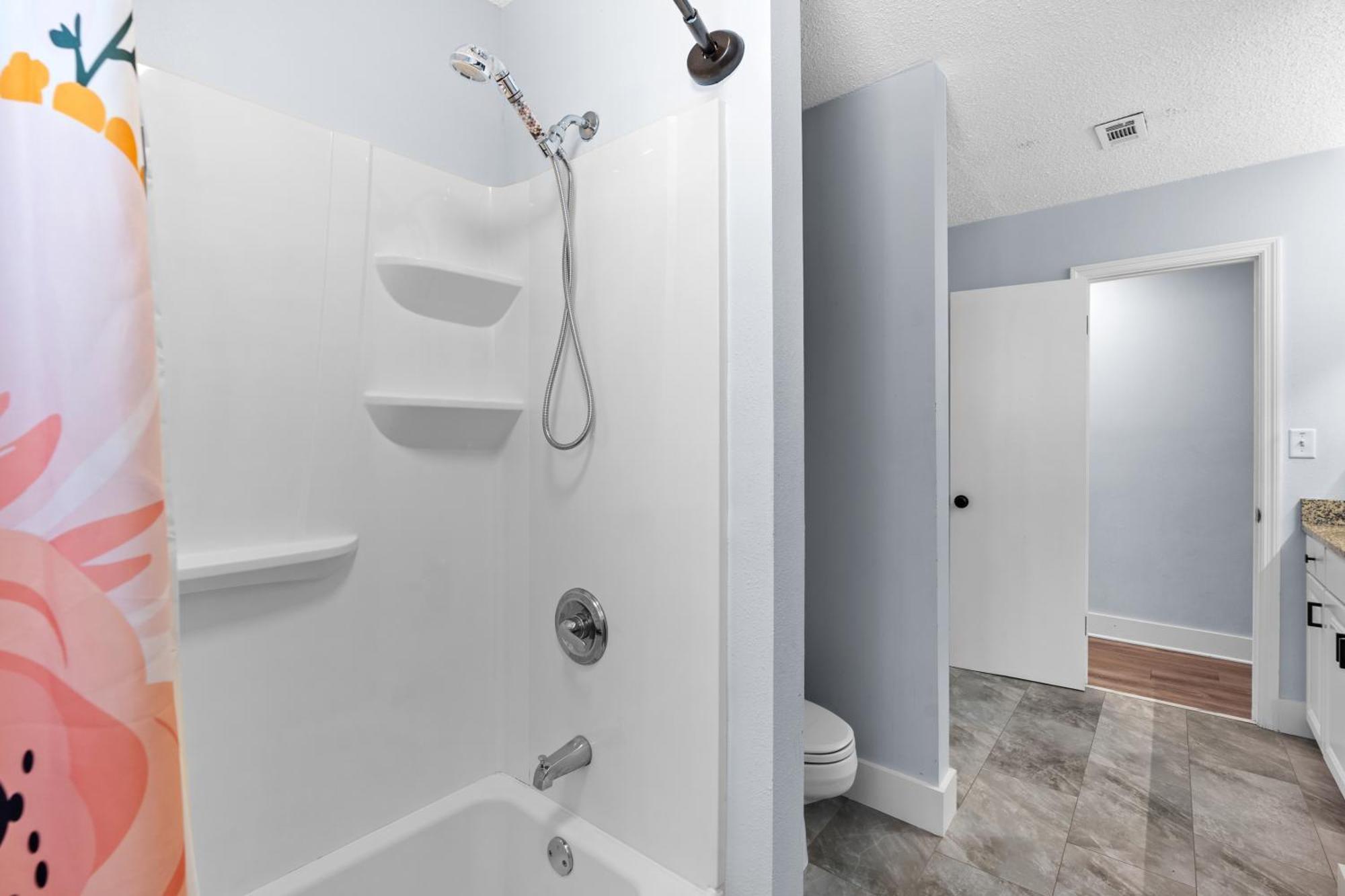 Holiday home Zula Retreat: Pet-friendly Oasis With Pool, Steps From Shore Destin