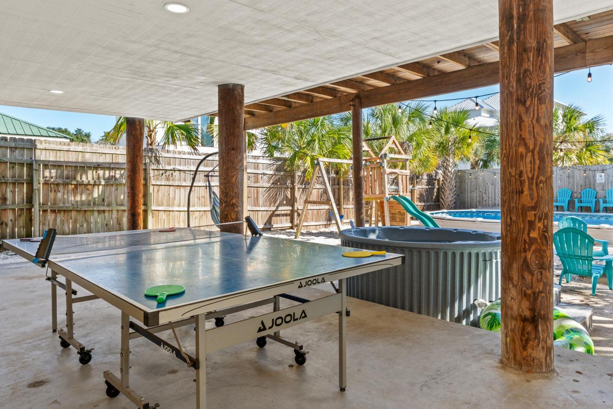 Holiday home Zula Retreat: Pet-friendly Oasis With Pool, Steps From Shore *