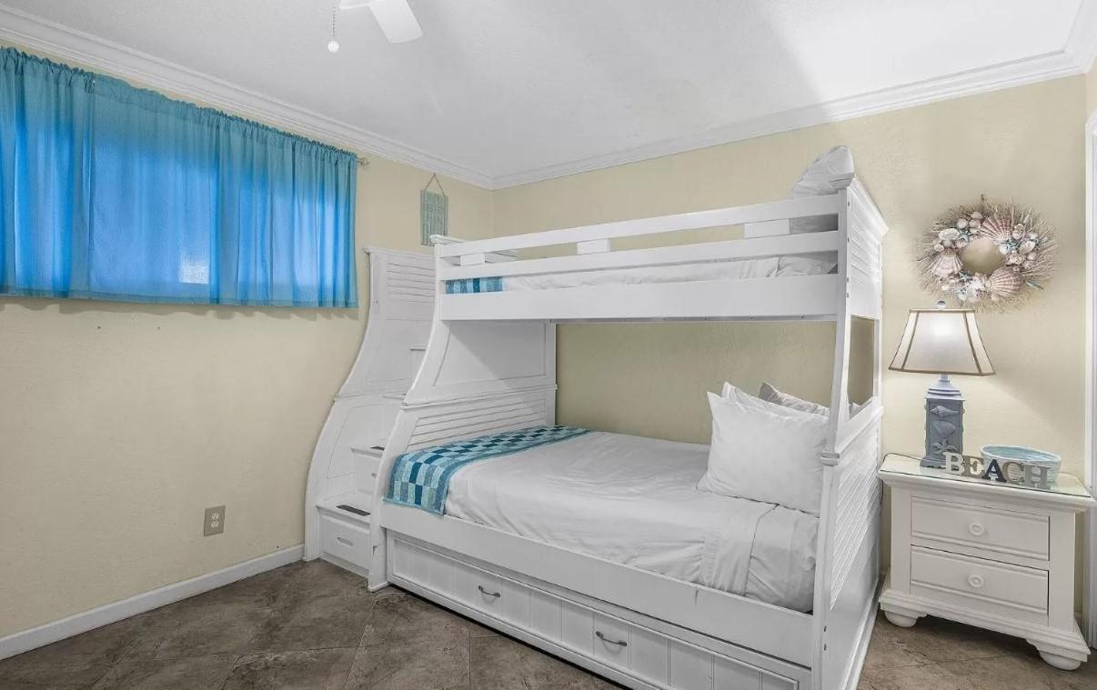 Holiday home Surf And Racquet Unit 311 Destin