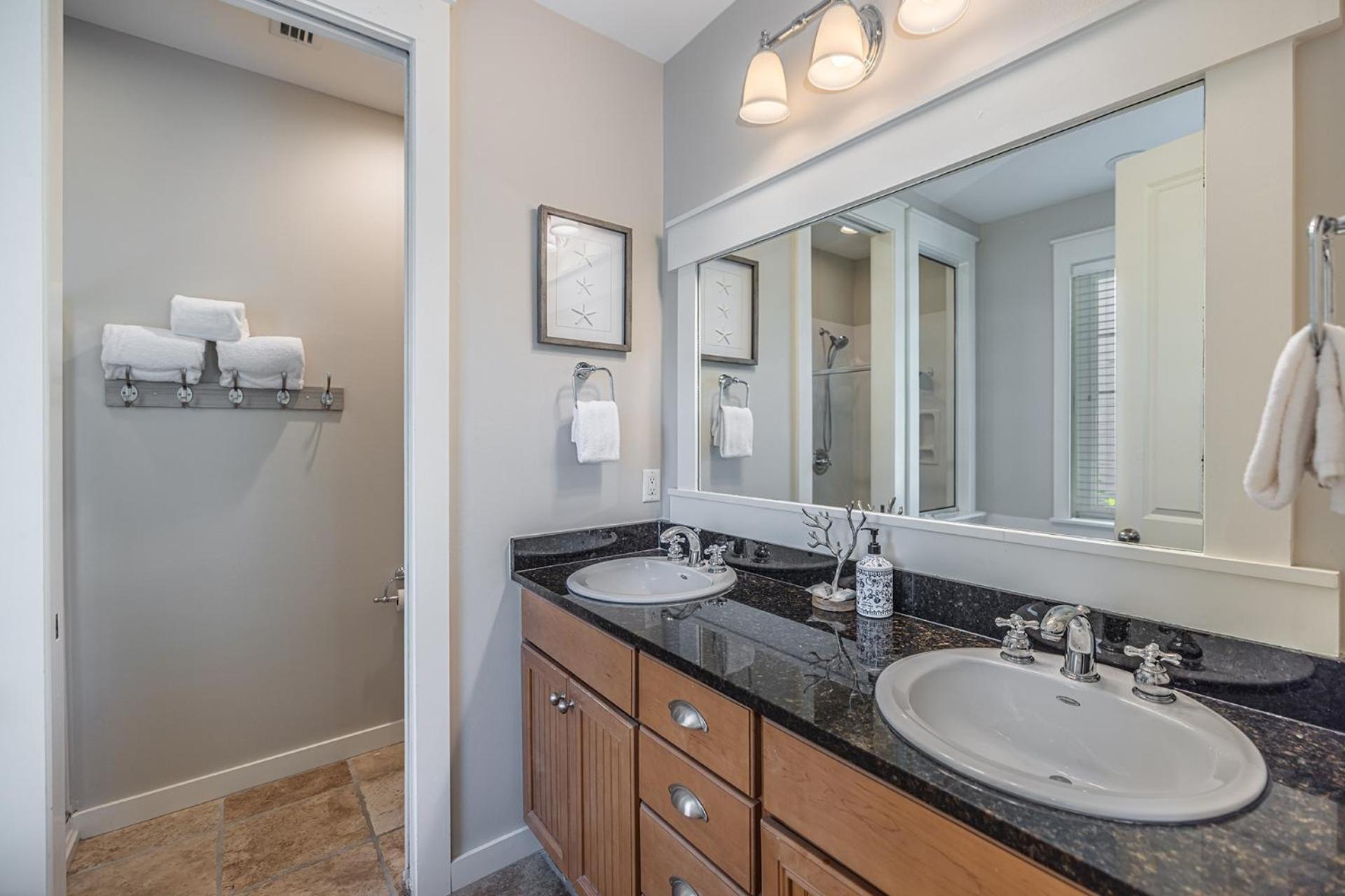 1364 Laurel Grove *