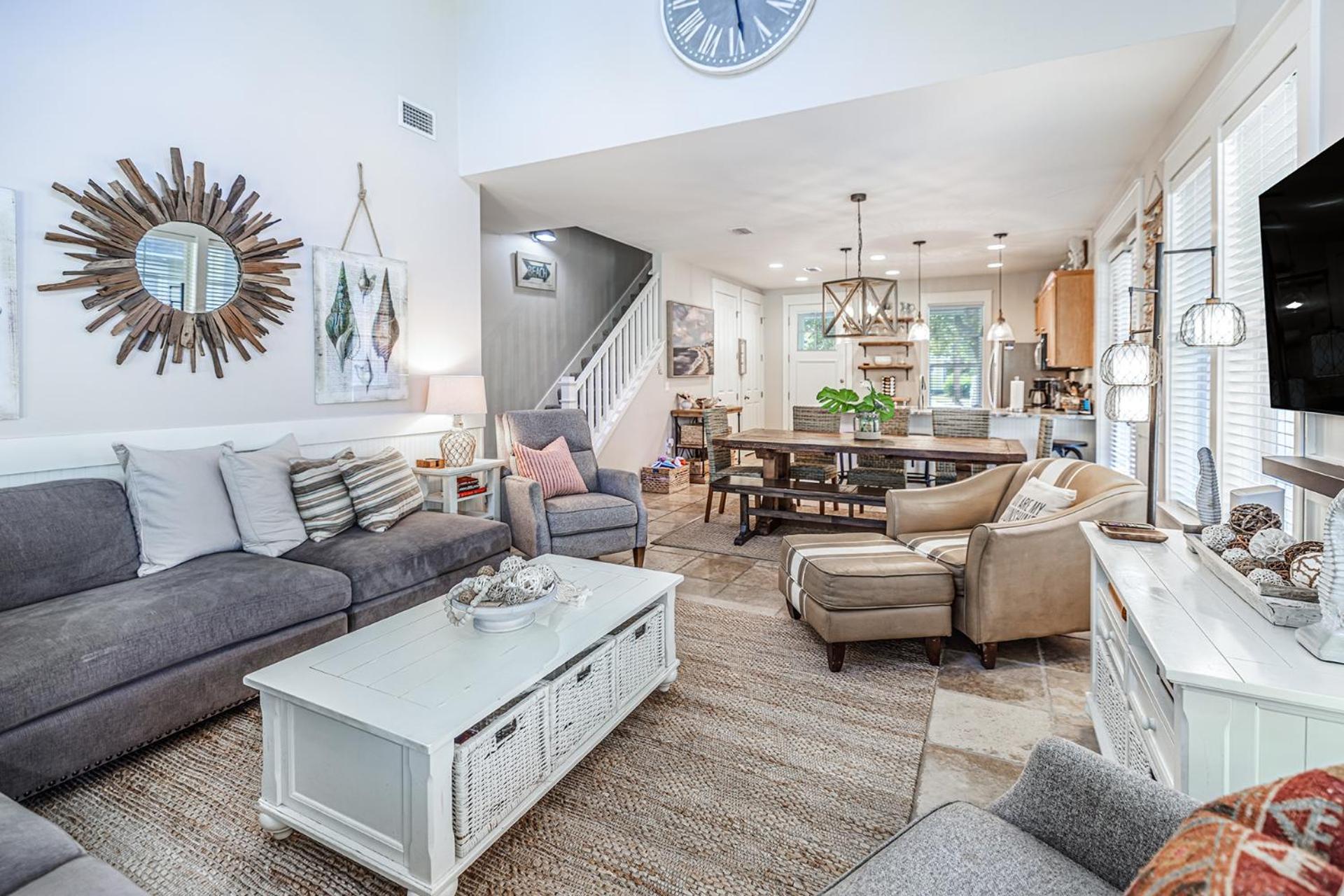 1364 Laurel Grove *