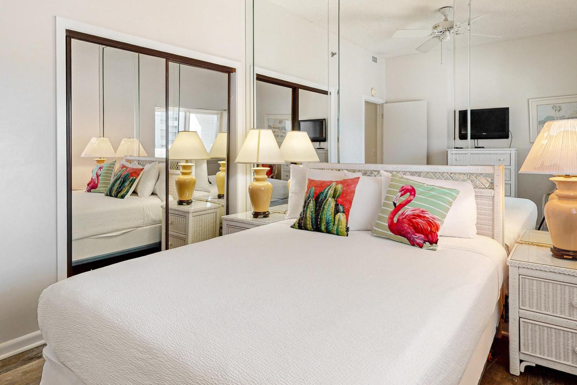 Tops'l Manor 401