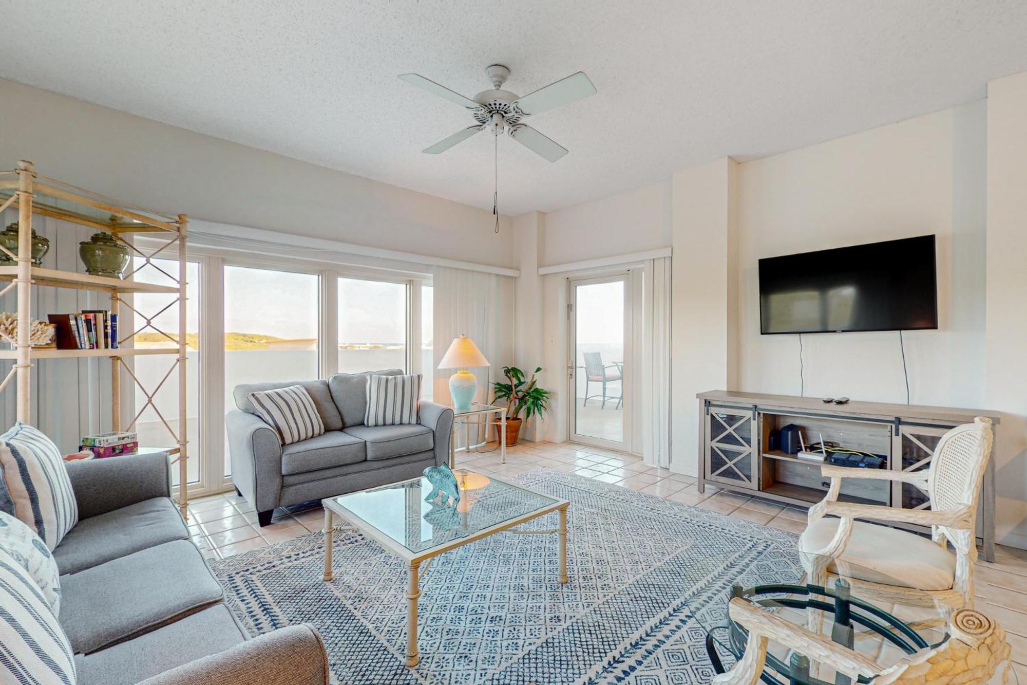 Tops'l Manor 401