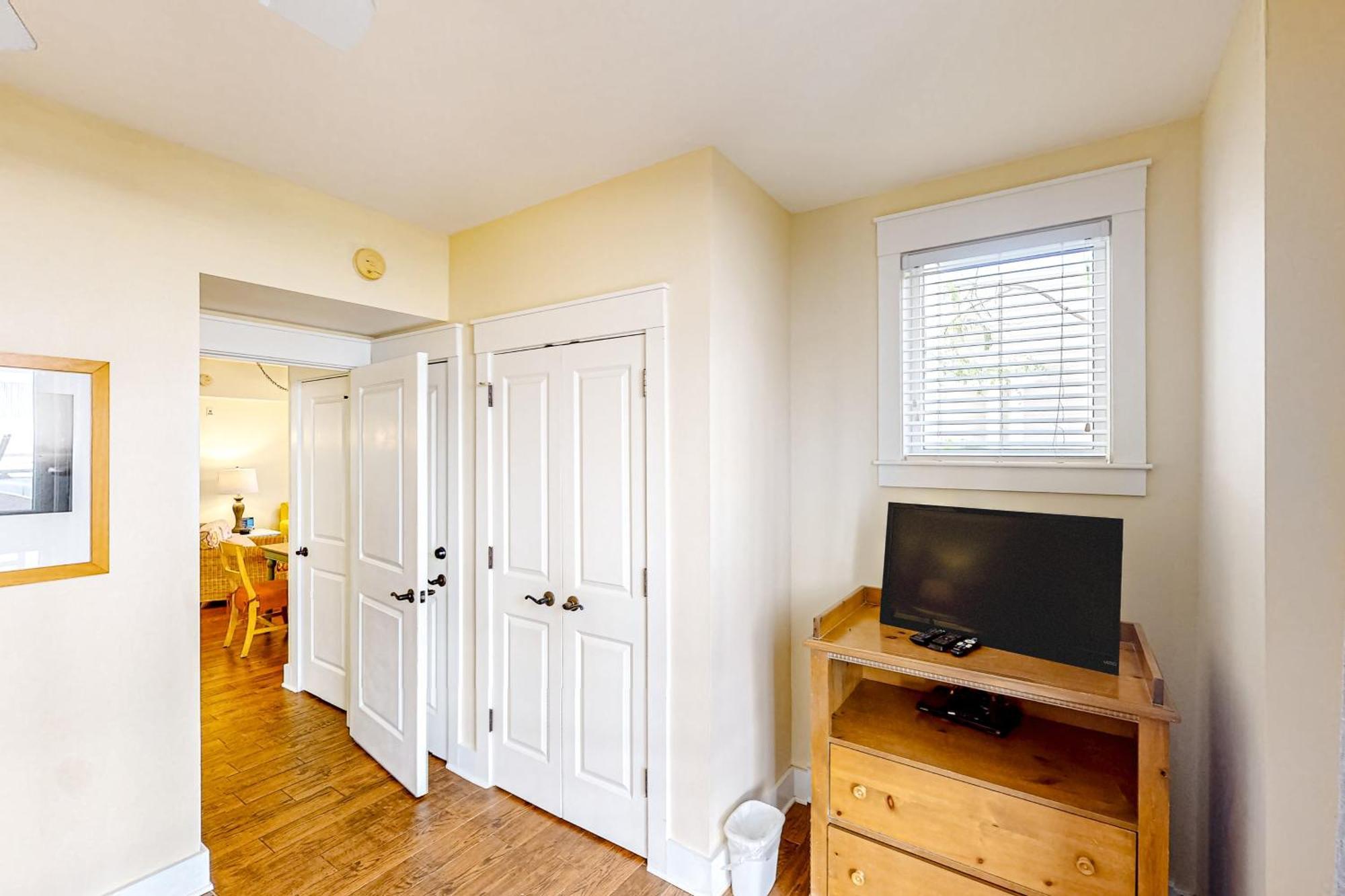 Baytowne Wharf - Pilot House #328/#330 Combo Apartment *