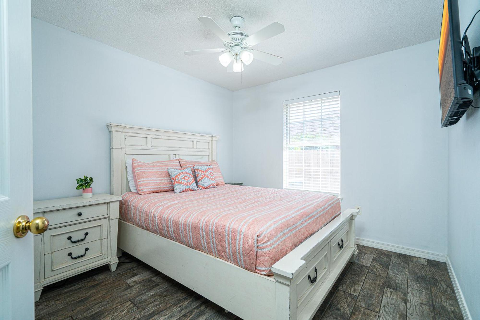 Windstarr Destin- Golf Cart Included, One Level, Close To Beach, Pet Friendly Holiday home