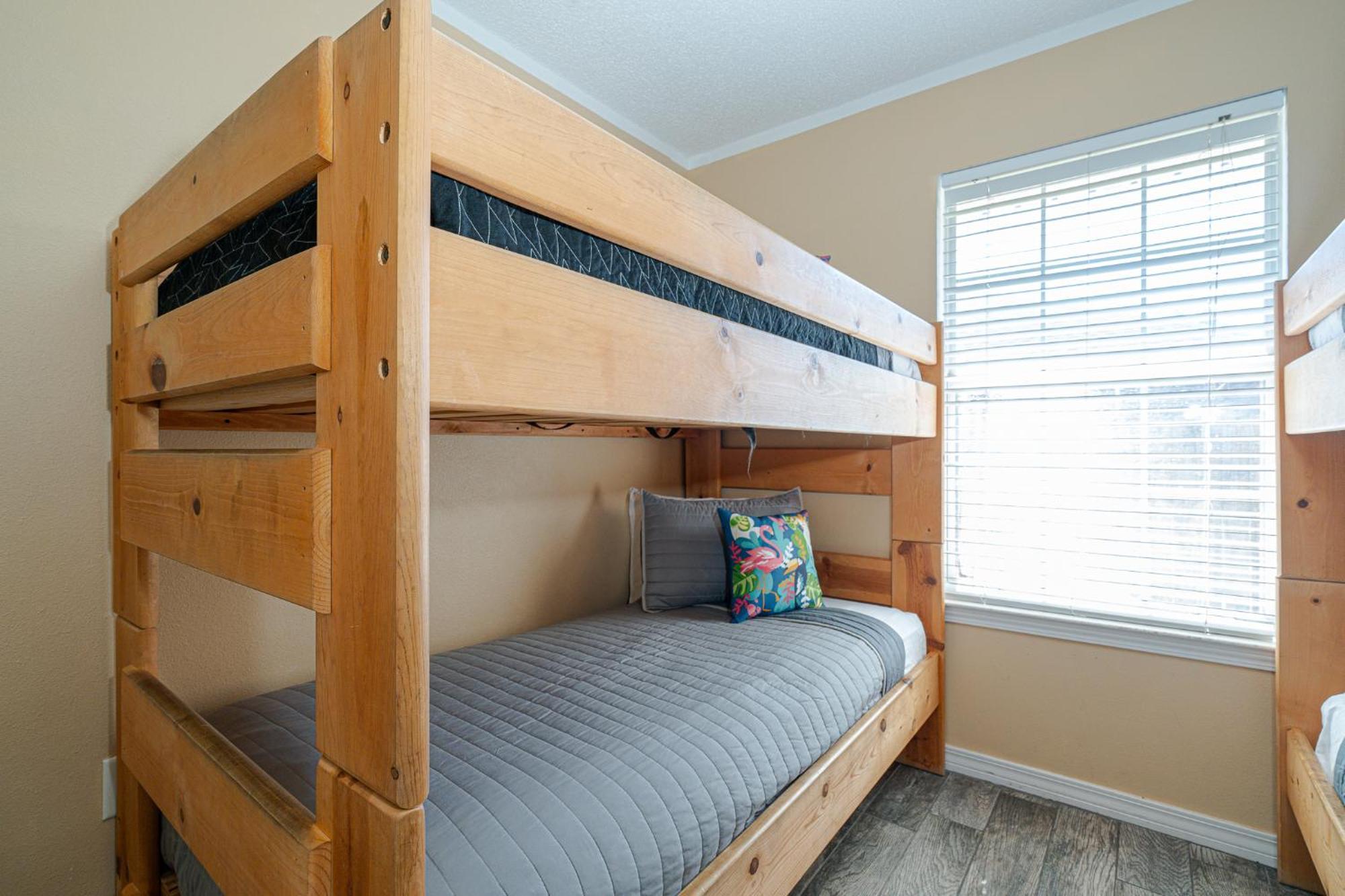 Windstarr Destin- Golf Cart Included, One Level, Close To Beach, Pet Friendly