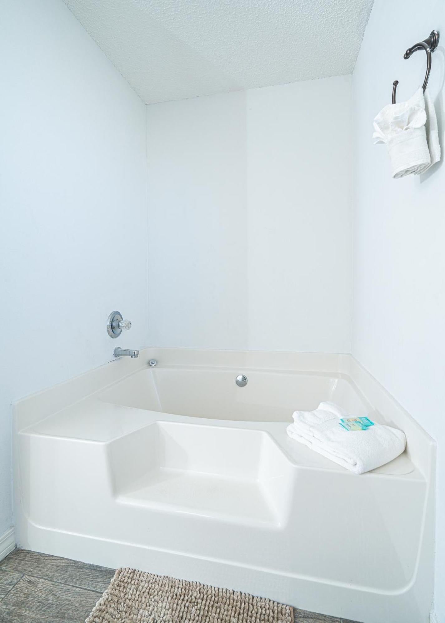 Windstarr Destin- Golf Cart Included, One Level, Close To Beach, Pet Friendly Destin