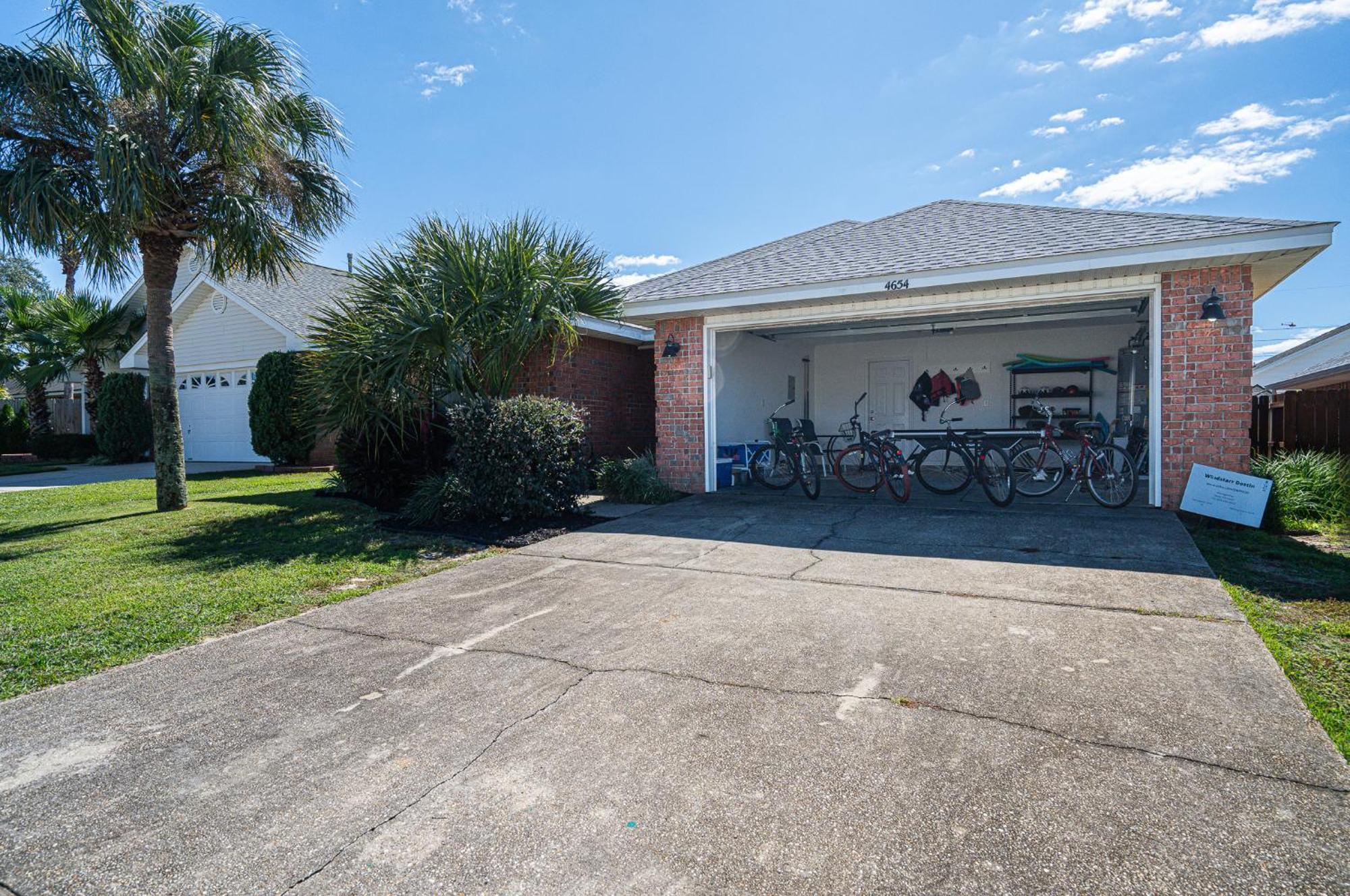 Windstarr Destin- Golf Cart Included, One Level, Close To Beach, Pet Friendly *