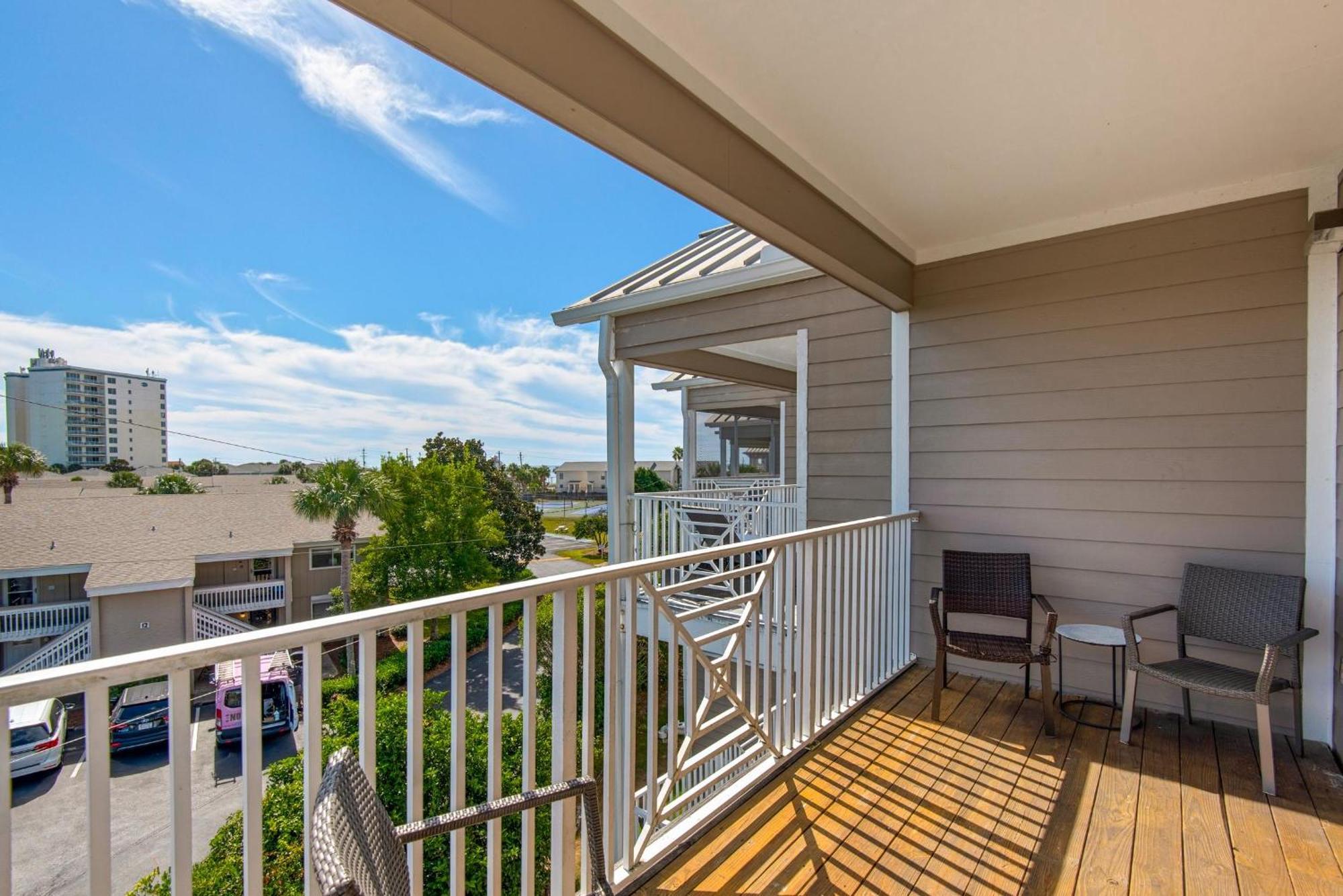 Haven- Pointe 703 *