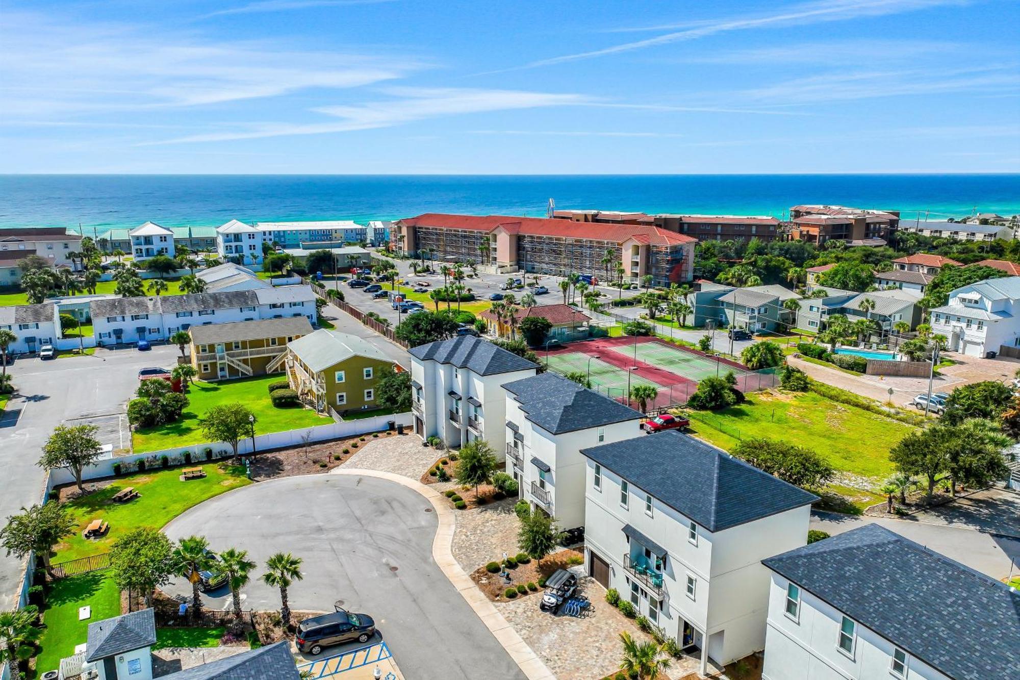 Grand Tran Chateau * Destin